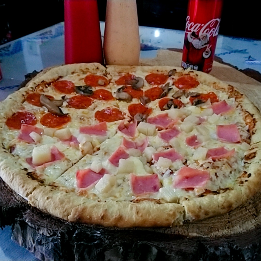 Pizzas Charlie's a la leña image 10