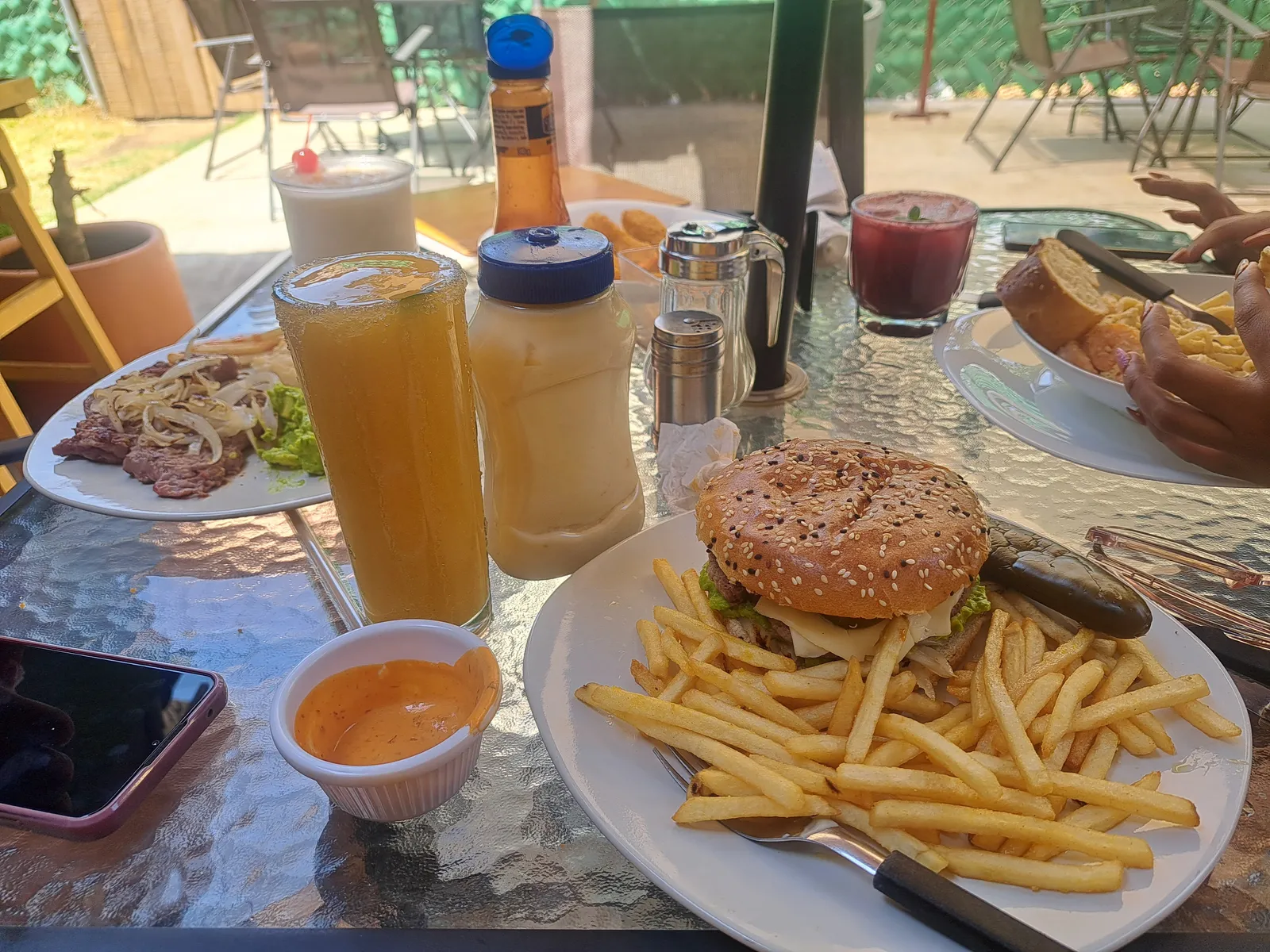 Gloria's Restaurant & Bar image 2