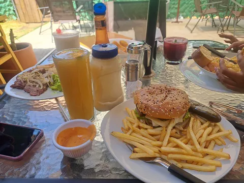 Gloria's Restaurant & Bar image 2