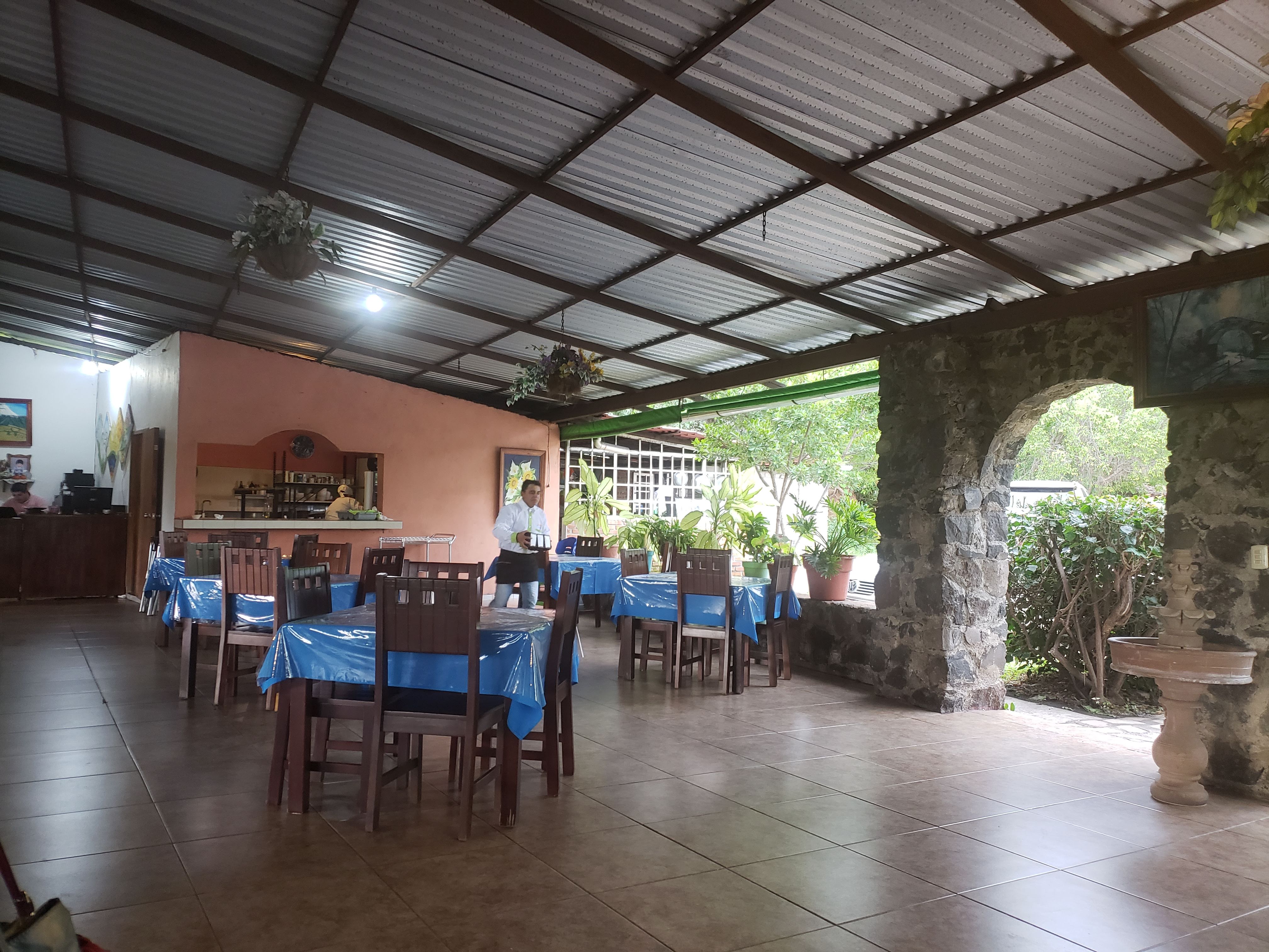 Restaurant La Cascada Tateran Michoacan image 8