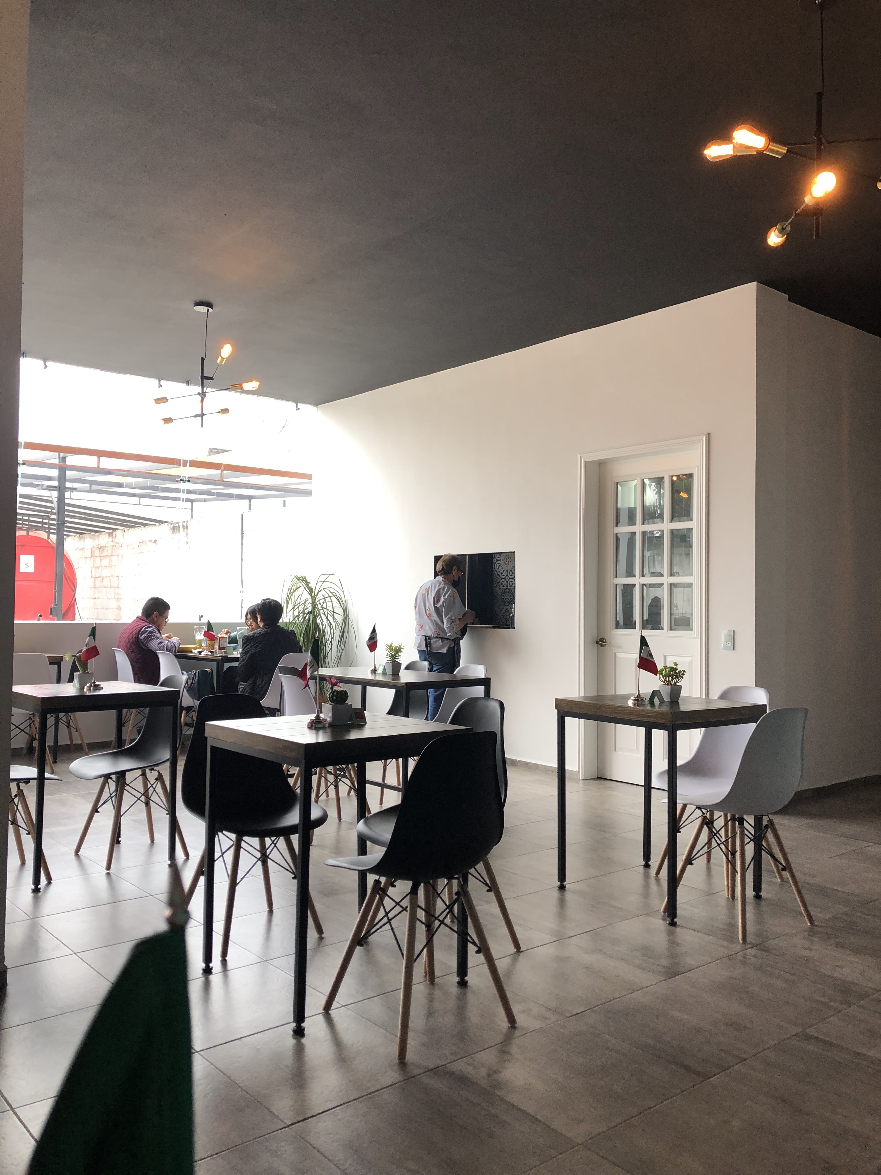 Lya Restaurante image 9