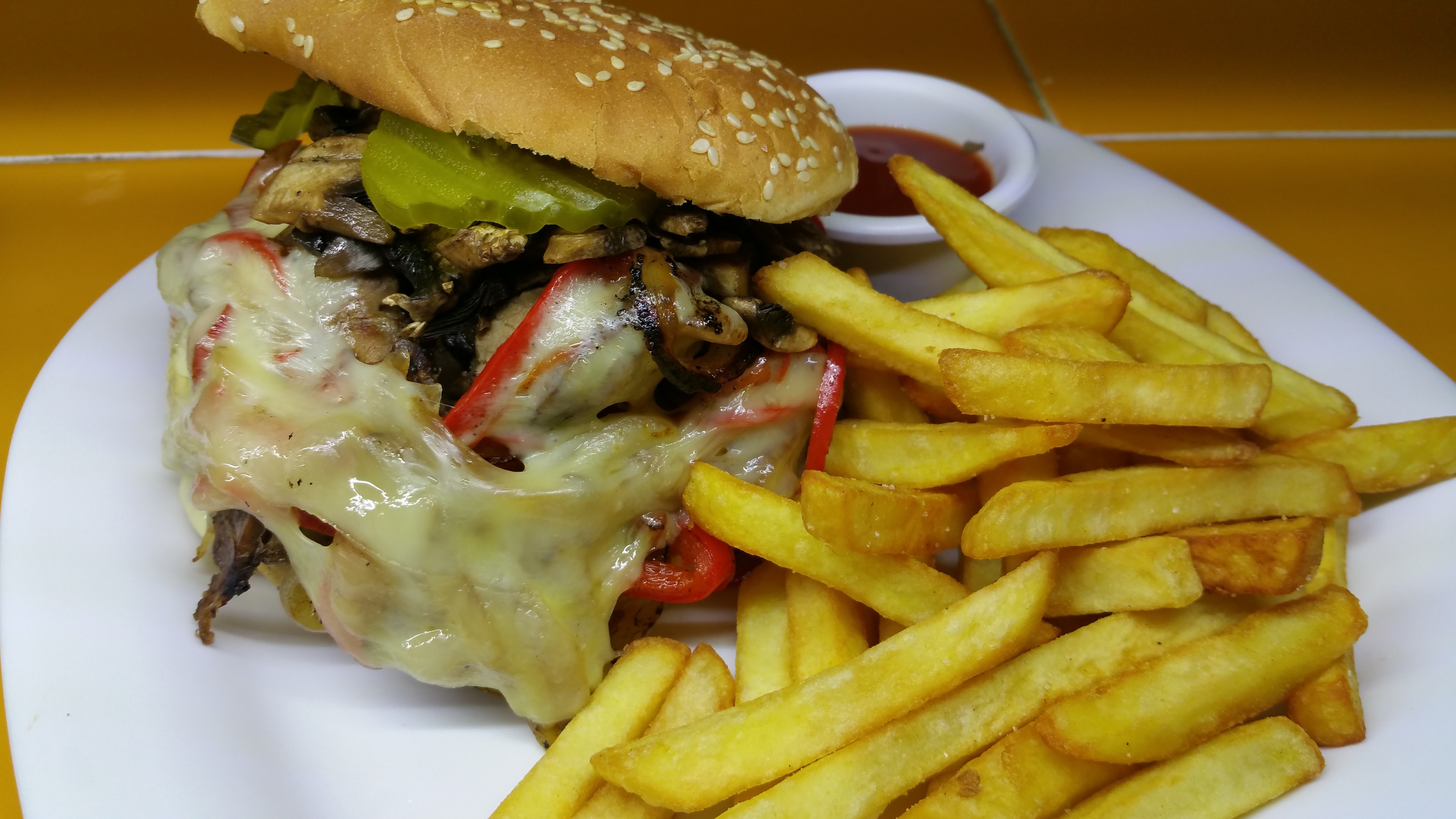 Columbus Club Restaurant image 5