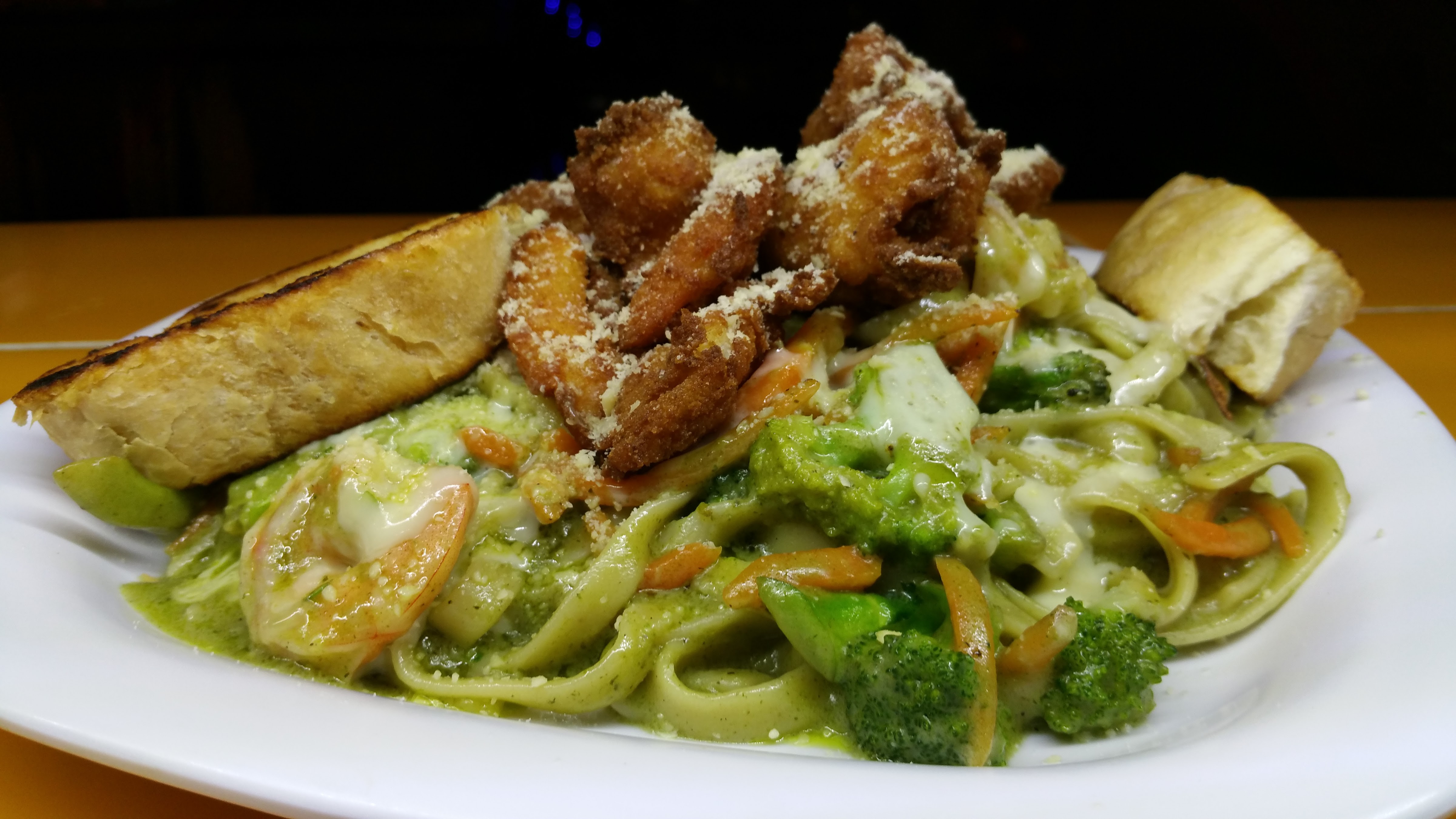 Columbus Club Restaurant image 9