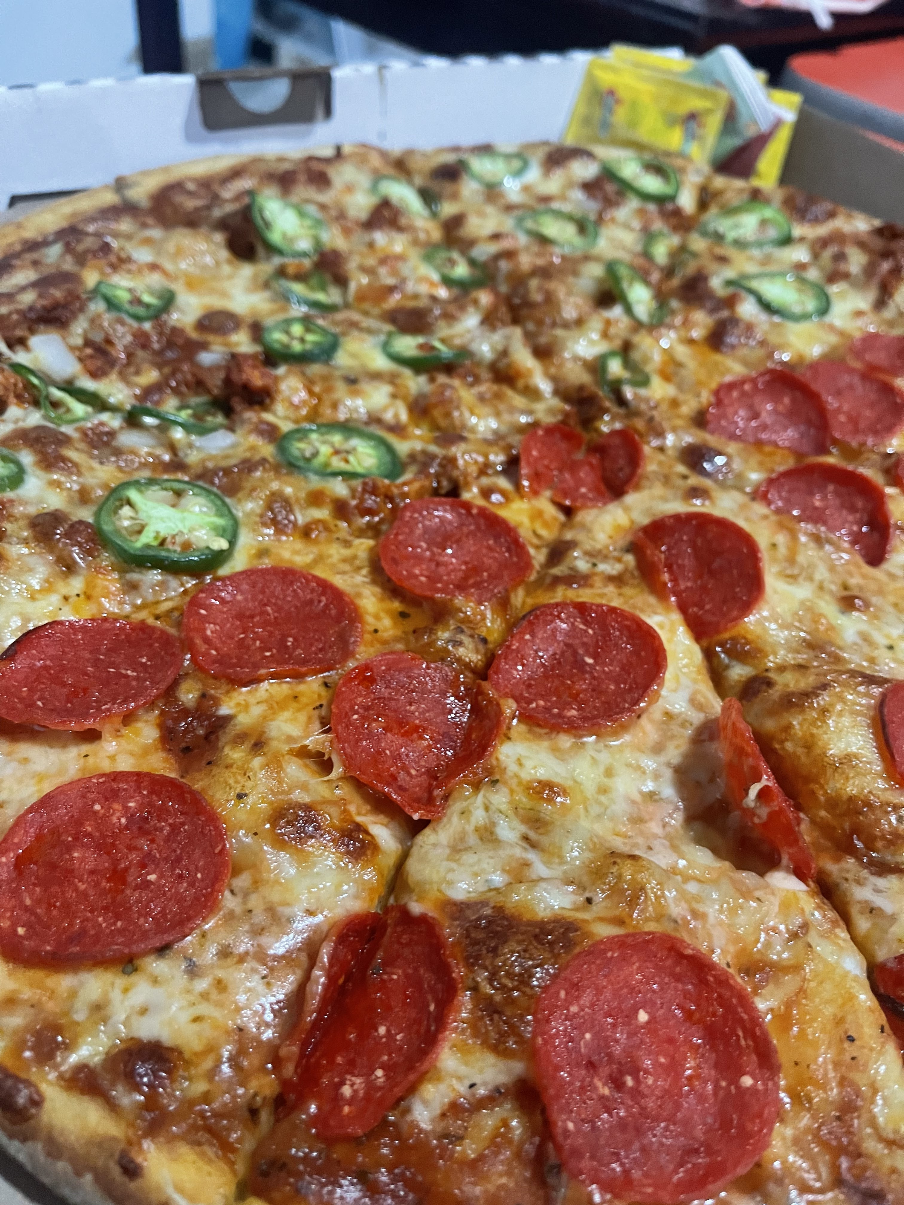 Pizzas la gallera image 1