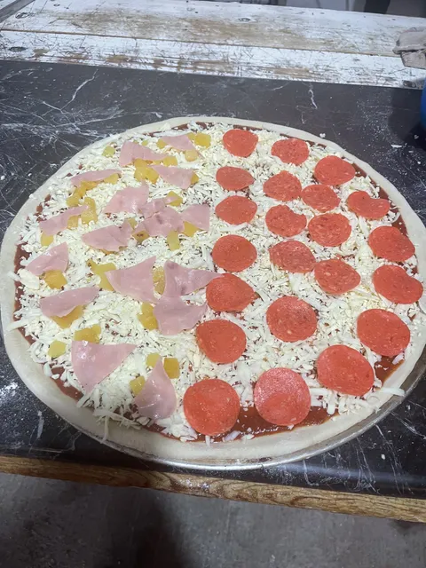 Pizzas la gallera image 2