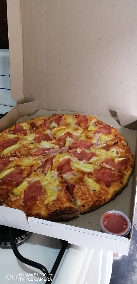 Cheche's pizza image 8