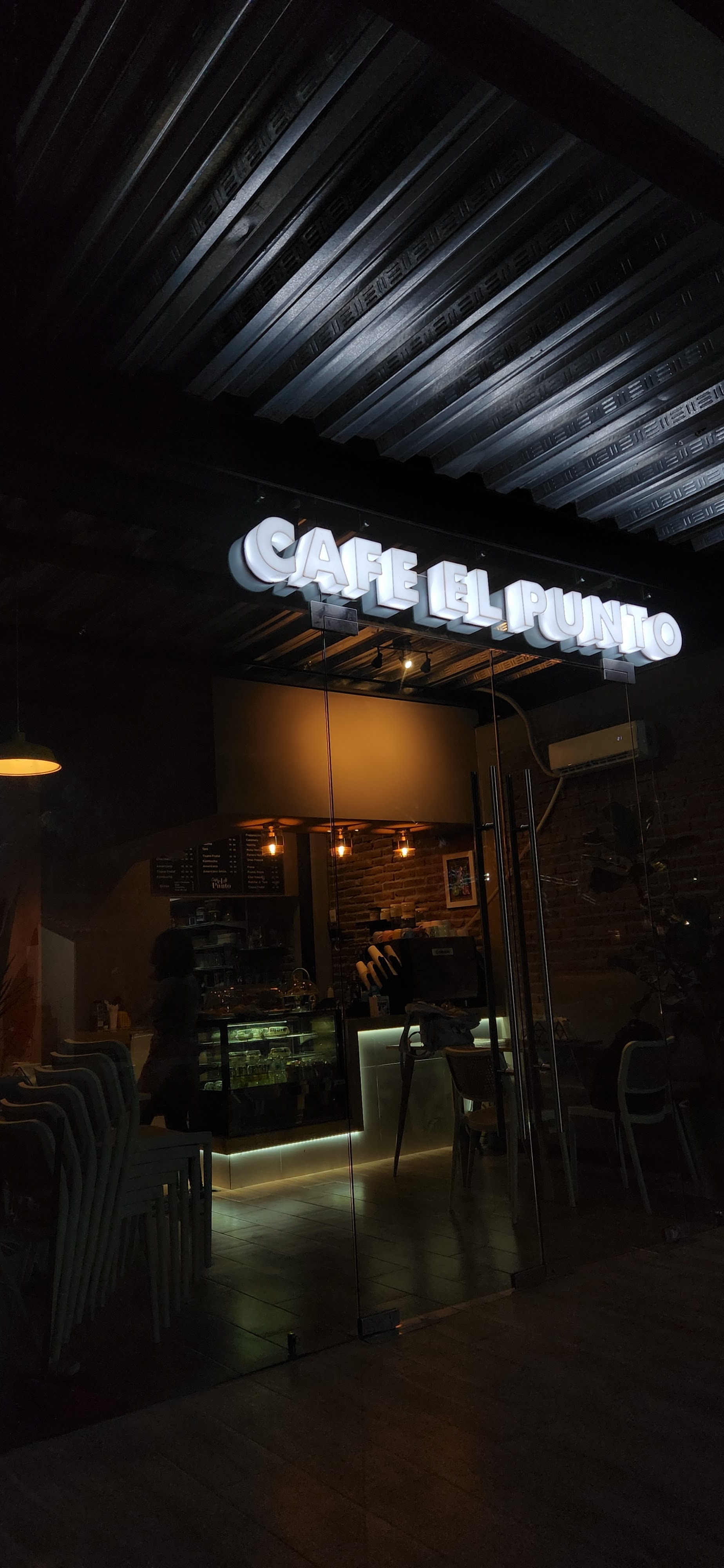 Café El Punto image 1
