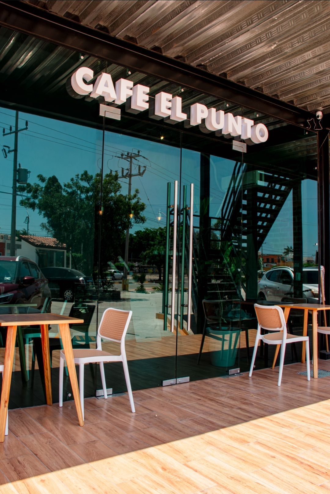 Café El Punto image 4