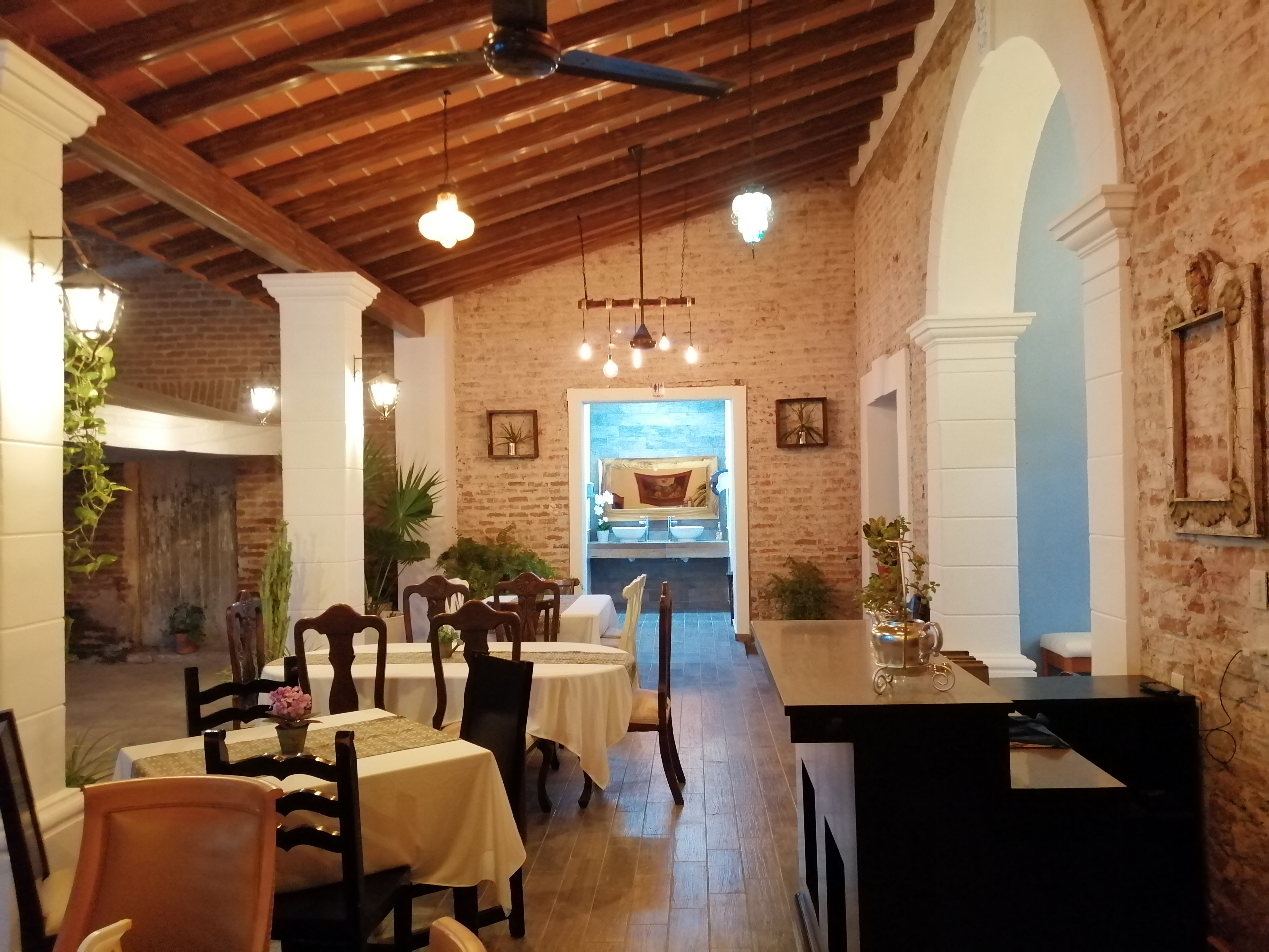 Quinta María Restaurant & Sushi image 3