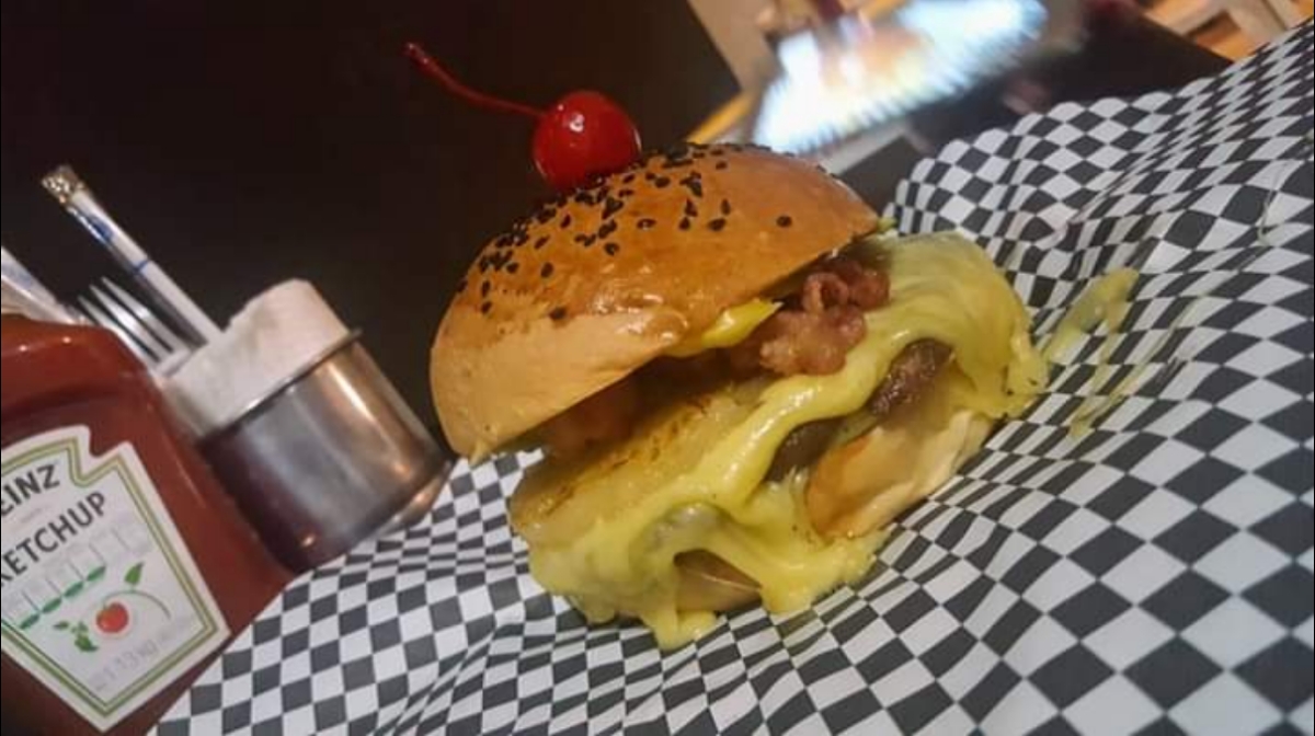 El Javi Hamburguesería image 1