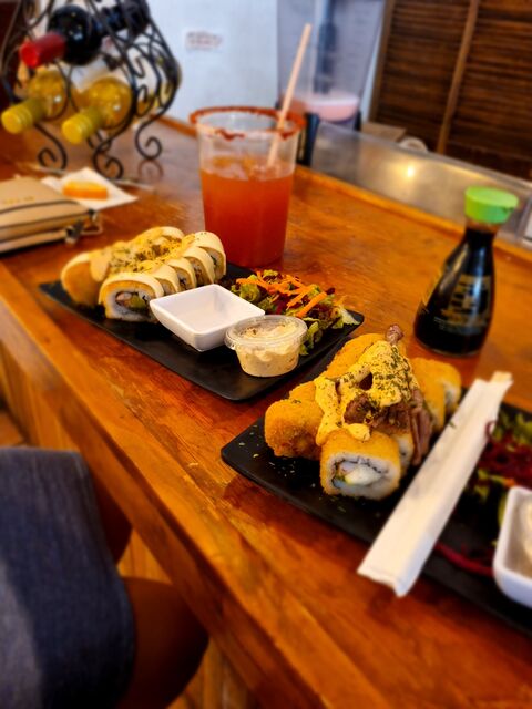Charlie's Sushi, Salads & Grill image 3