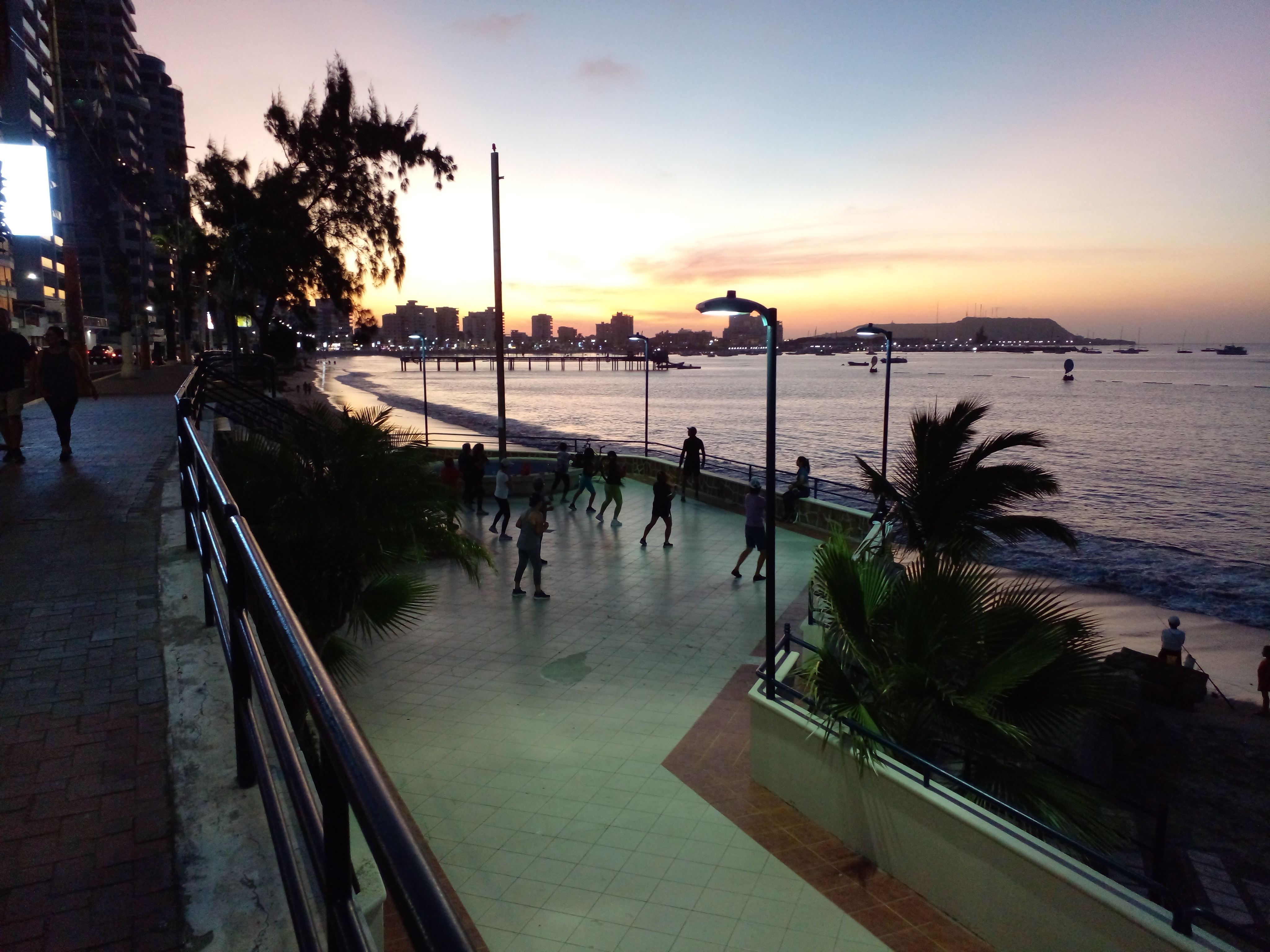 El malecón de salinas image 10