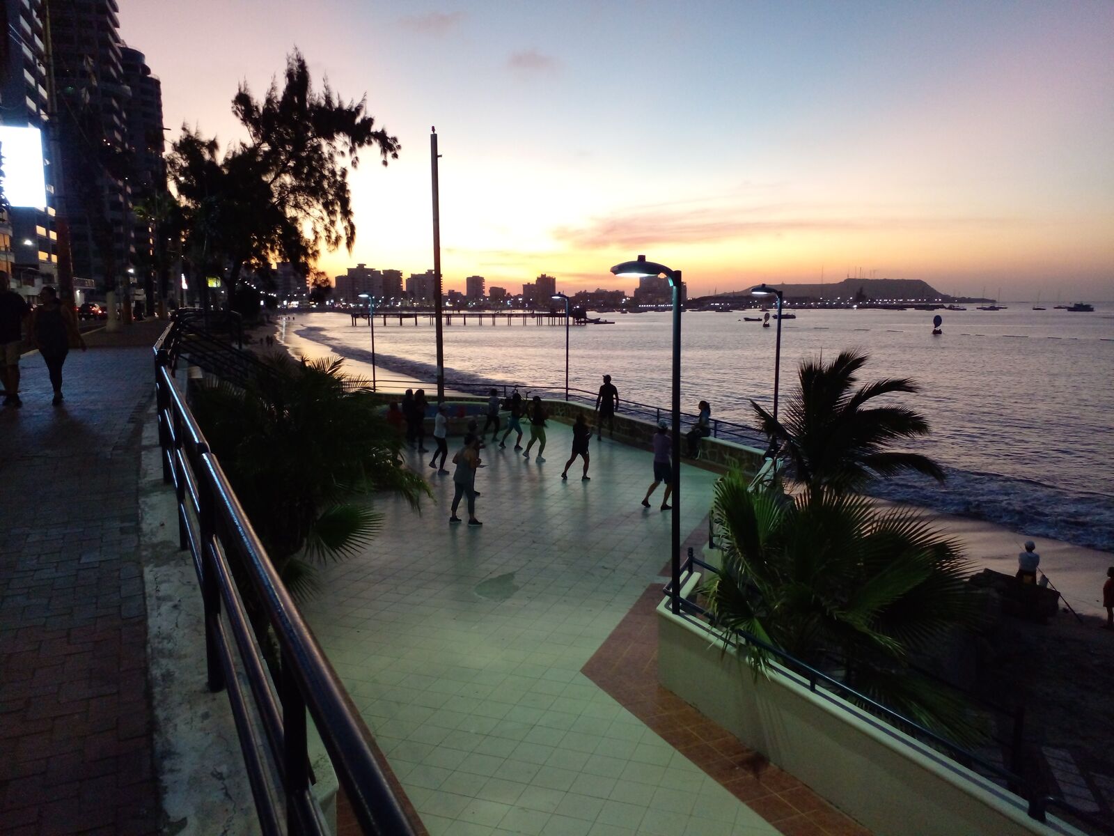 El malecón de salinas image 10