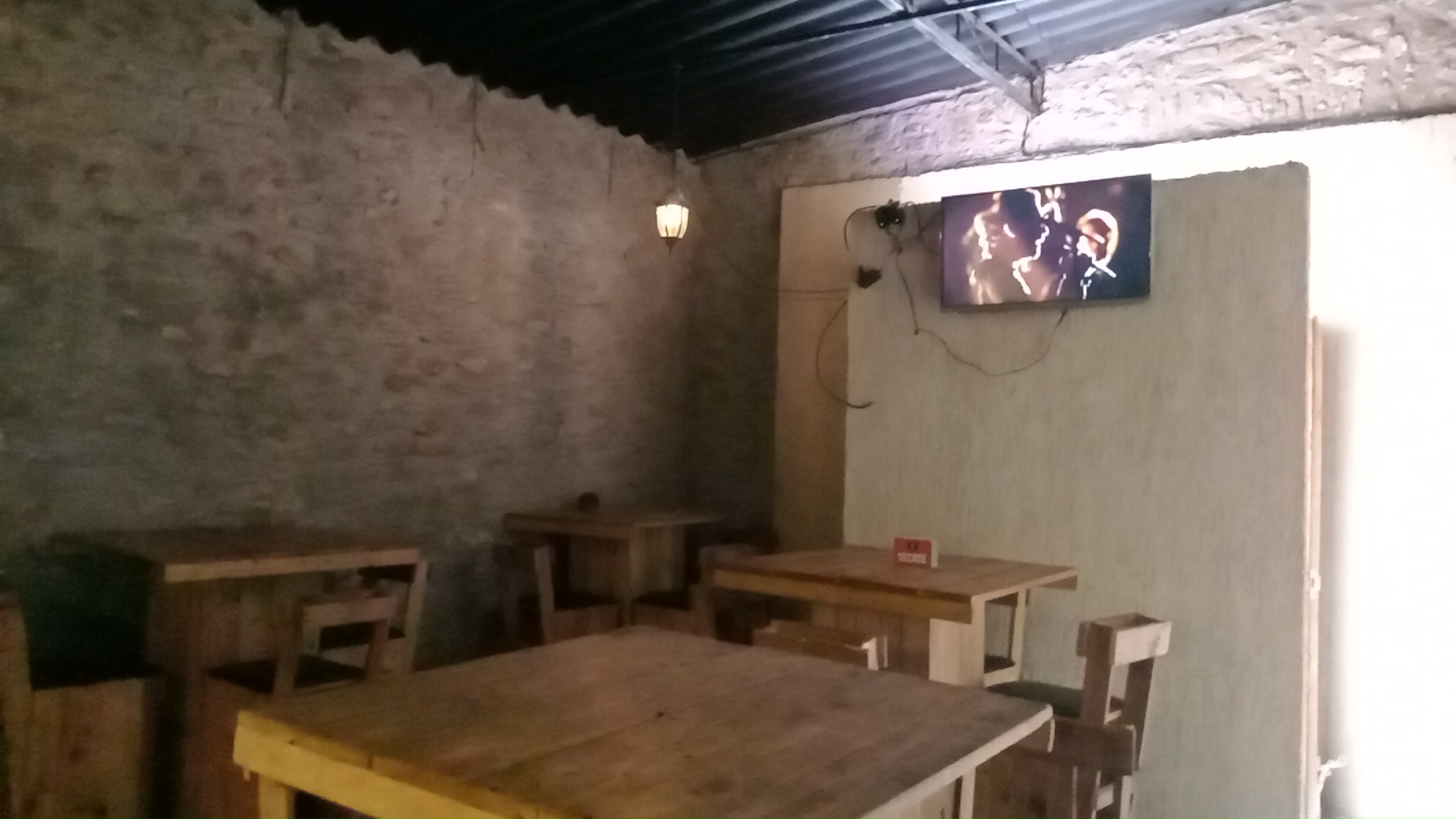 JB café & bar image 5