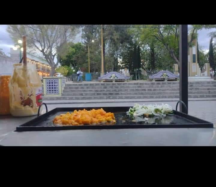 Y La Queso- Burguer image 4