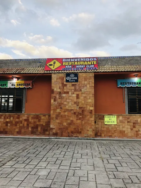 Crucero Restaurant & Bar image 3