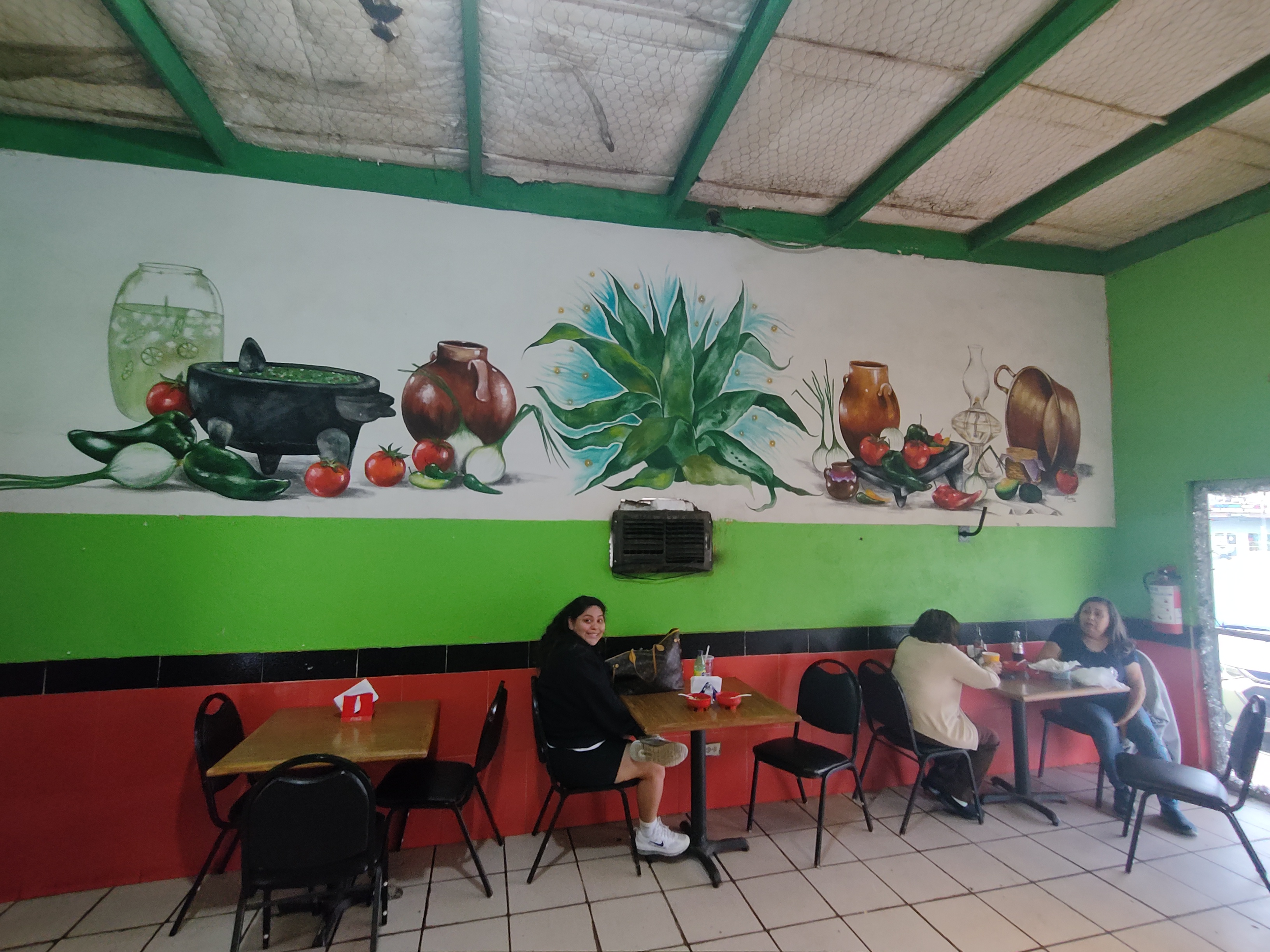 Tortas Y Tacos El Lechon image 2