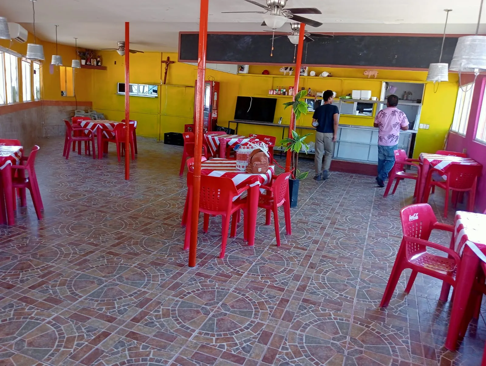 Los Preferidos Taqueria image 2