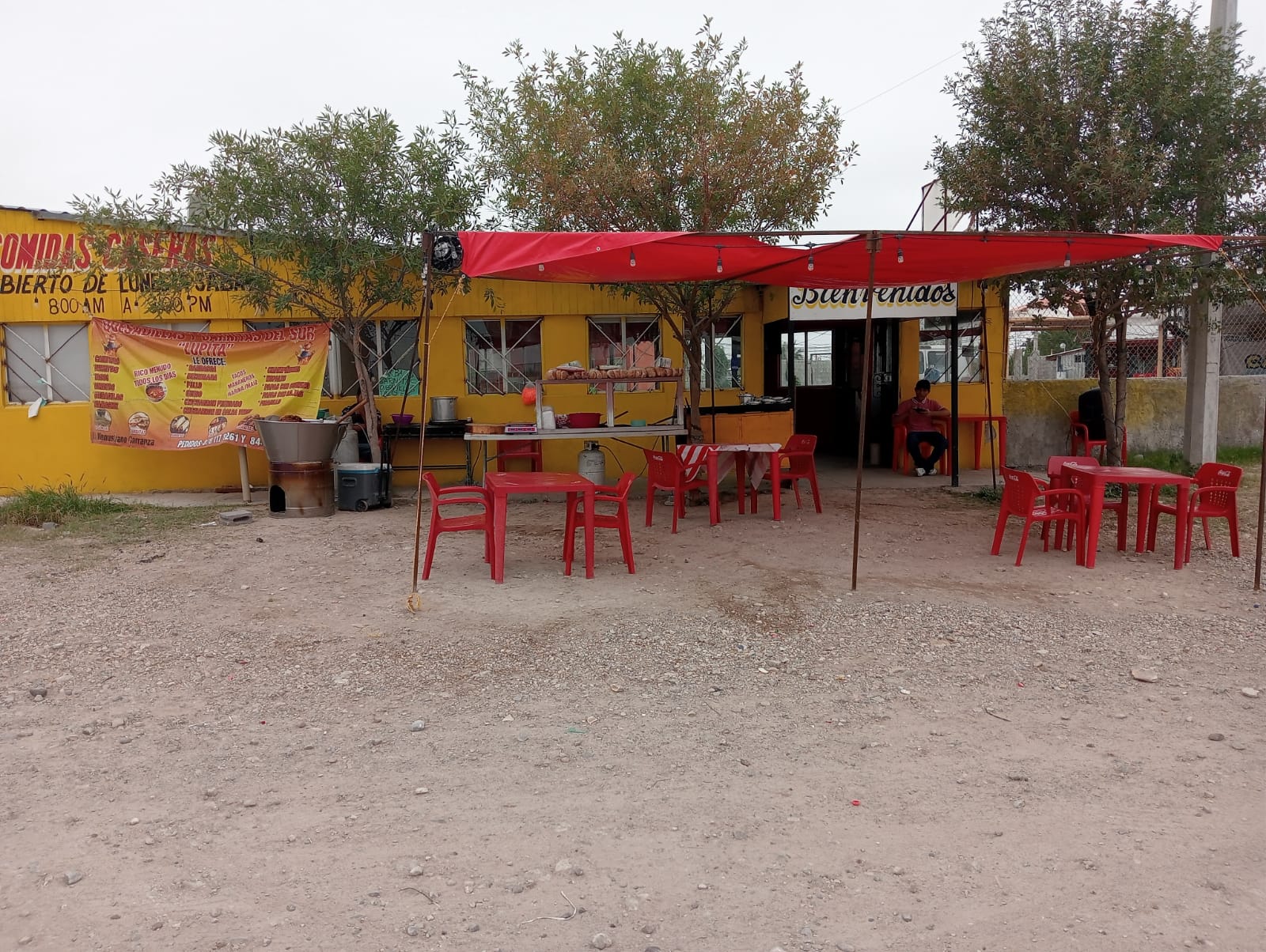 Los Preferidos Taqueria image 3