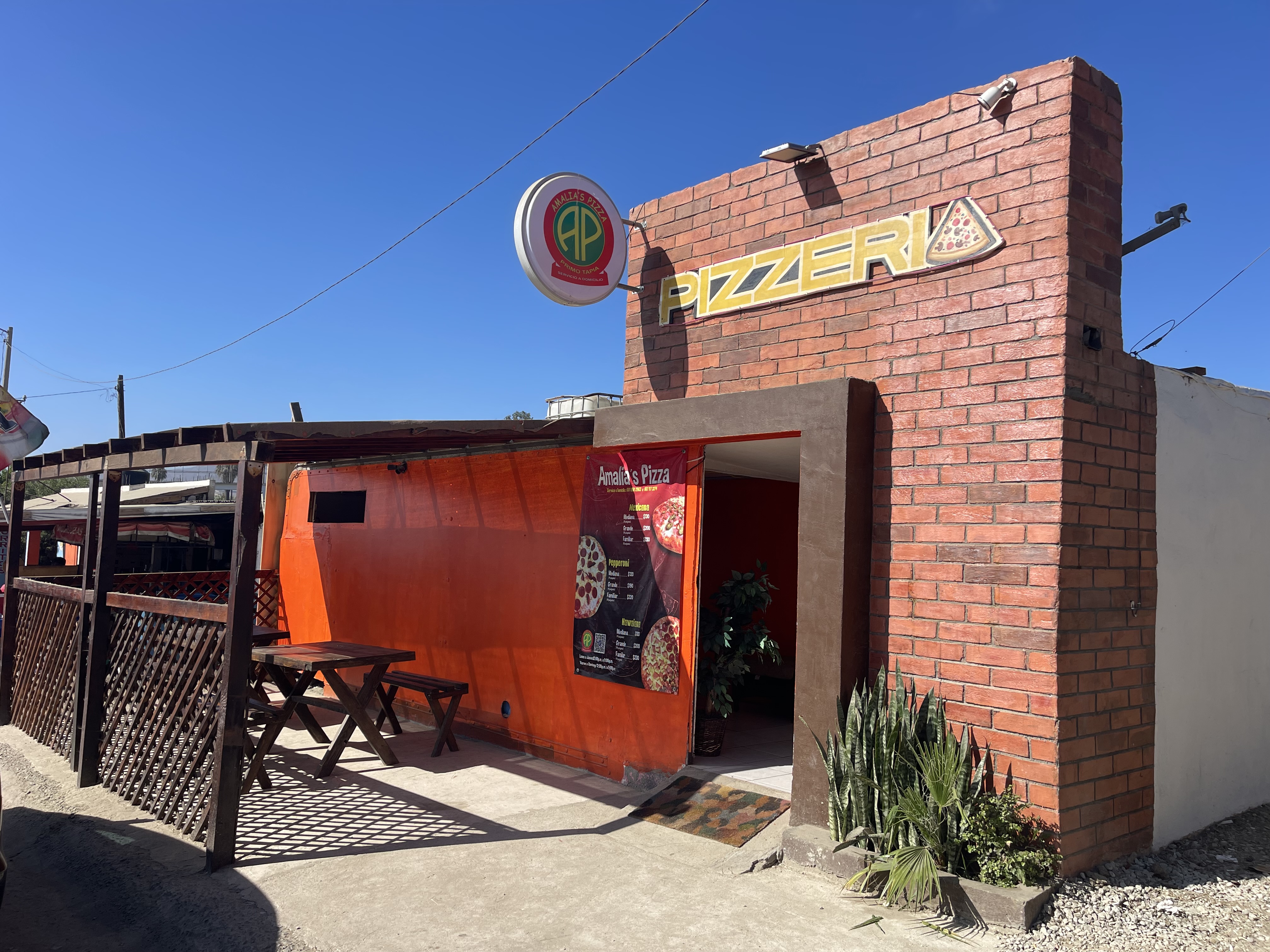 Amalia's pizza image 1