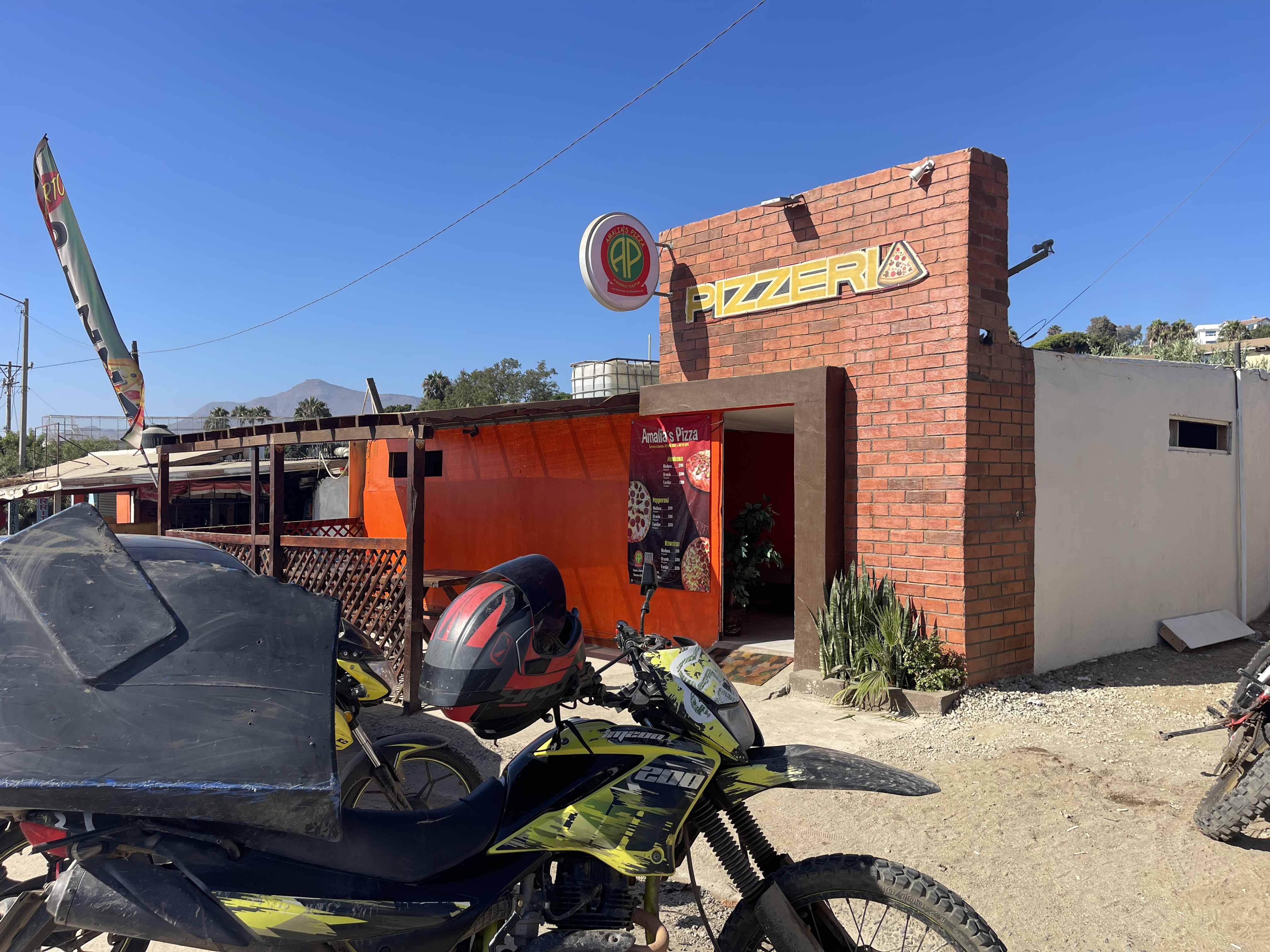 Amalia's pizza image 2