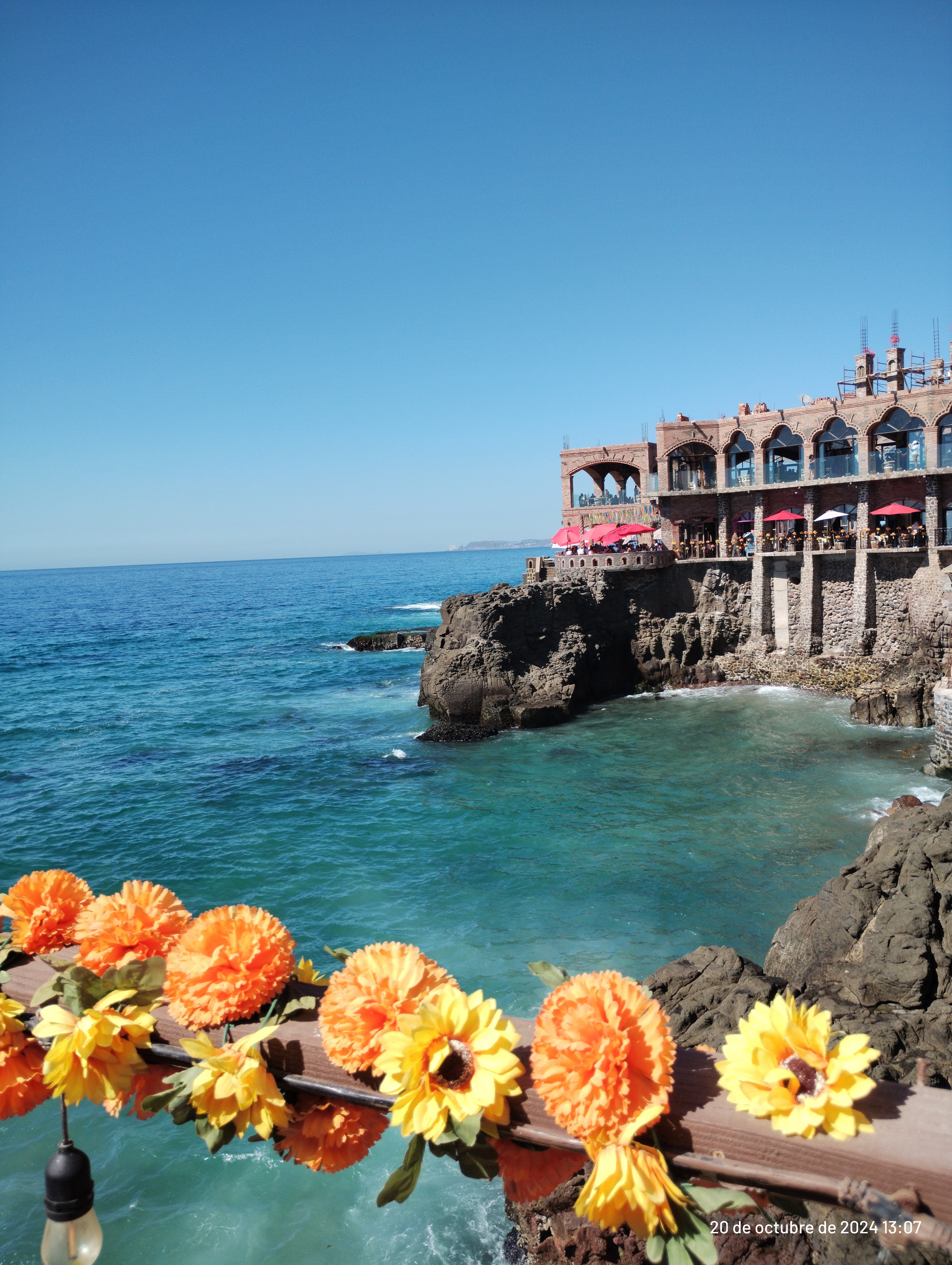 Splash Restaurant and Bar image 4