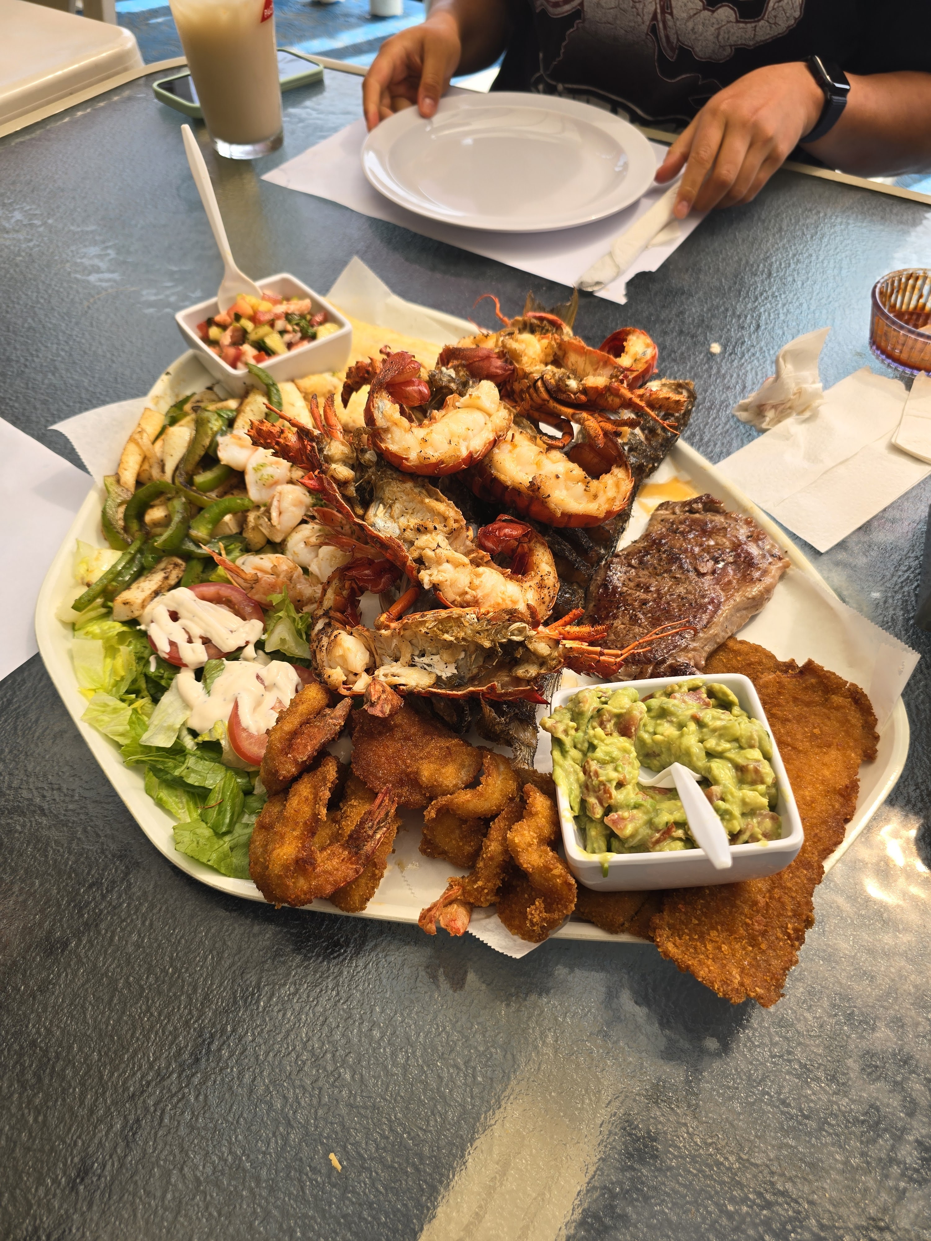 La Escondida Puerto Nuevo. Restaurante Bar image 5