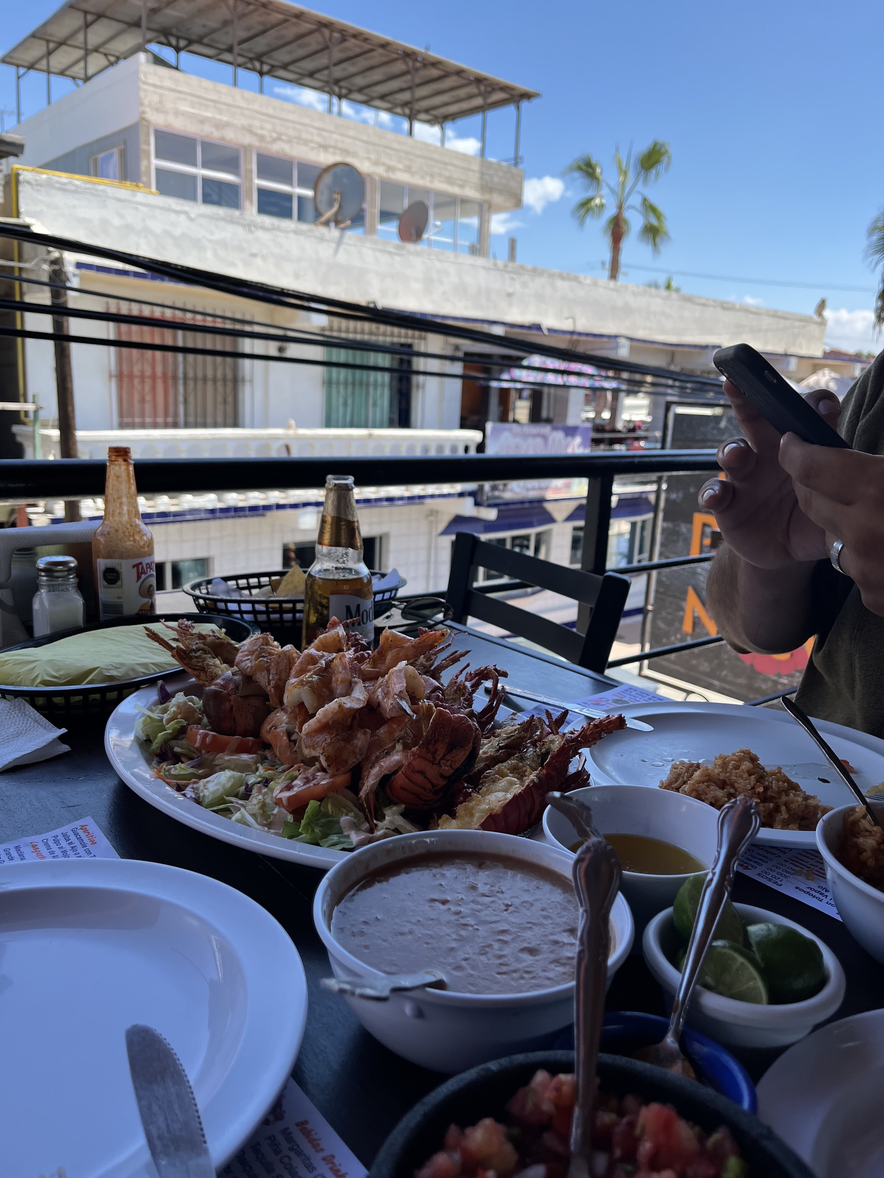 Mariscos puerto nuevo image 9