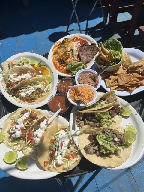 El Pescador Restaurant image 8