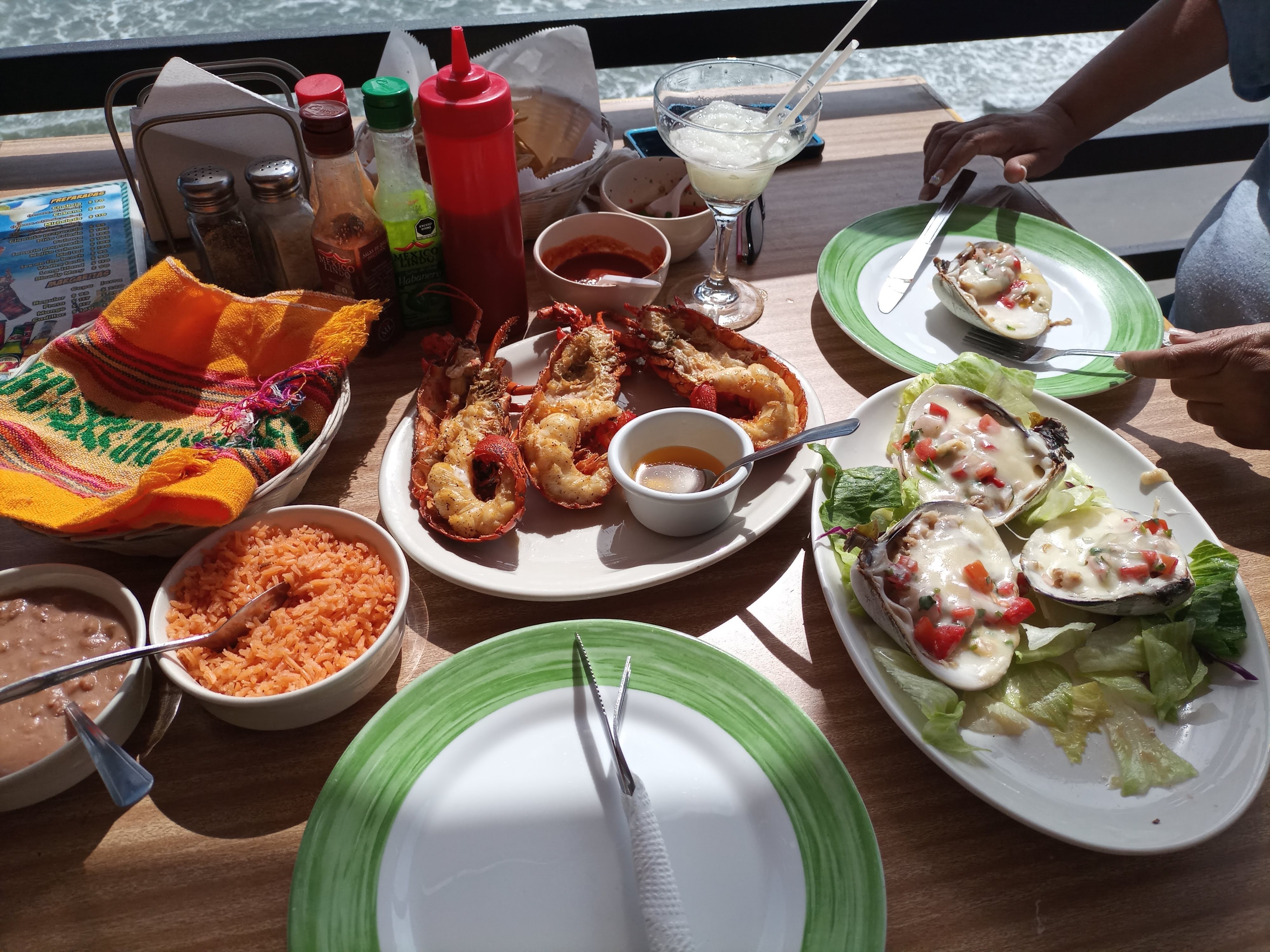 Siete Mares image 10