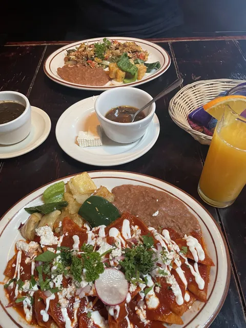 El Encino image 8