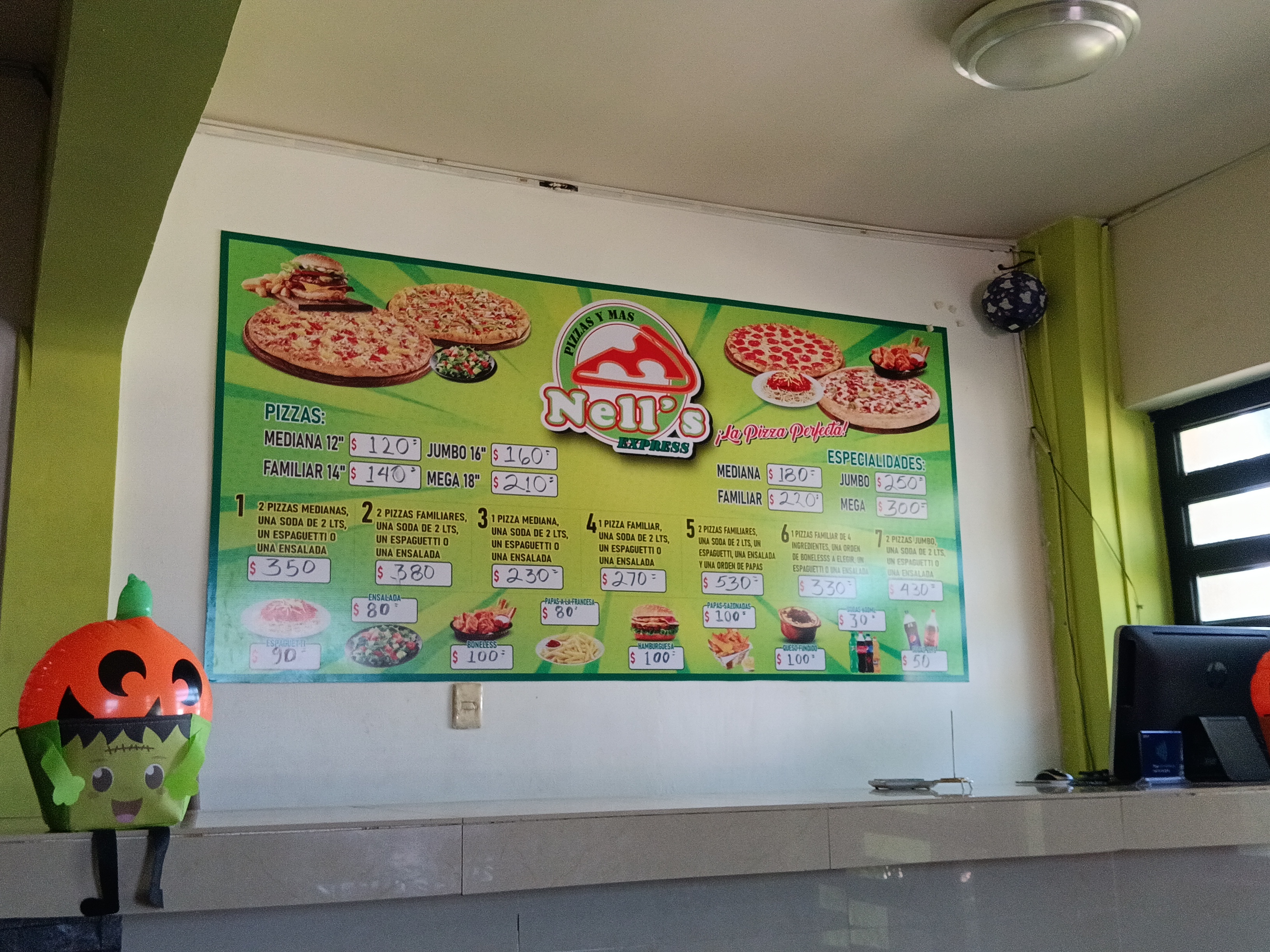 NELLS EXPRESS. PIZZAS & MÁS image 6