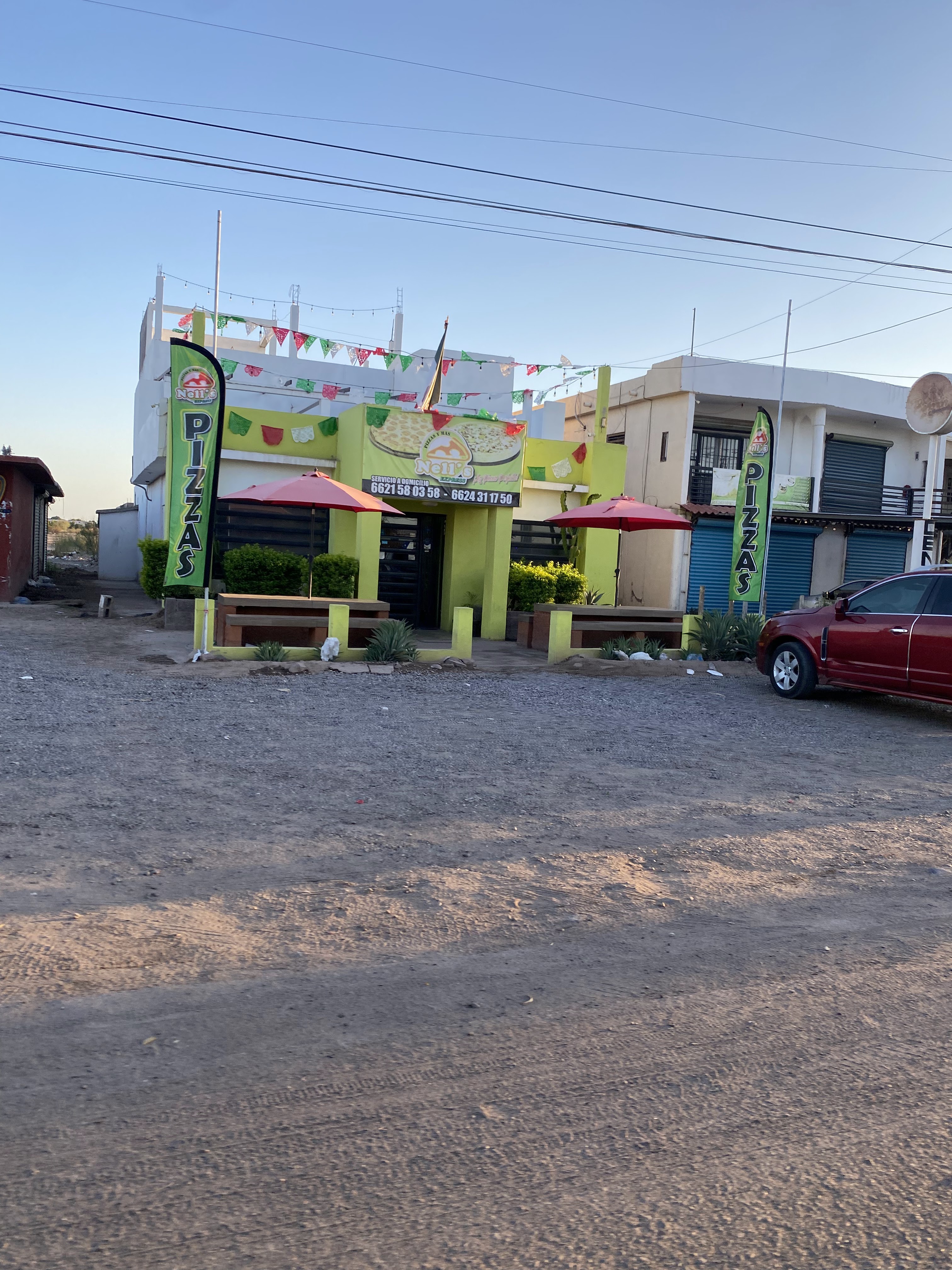 NELLS EXPRESS. PIZZAS & MÁS image 8