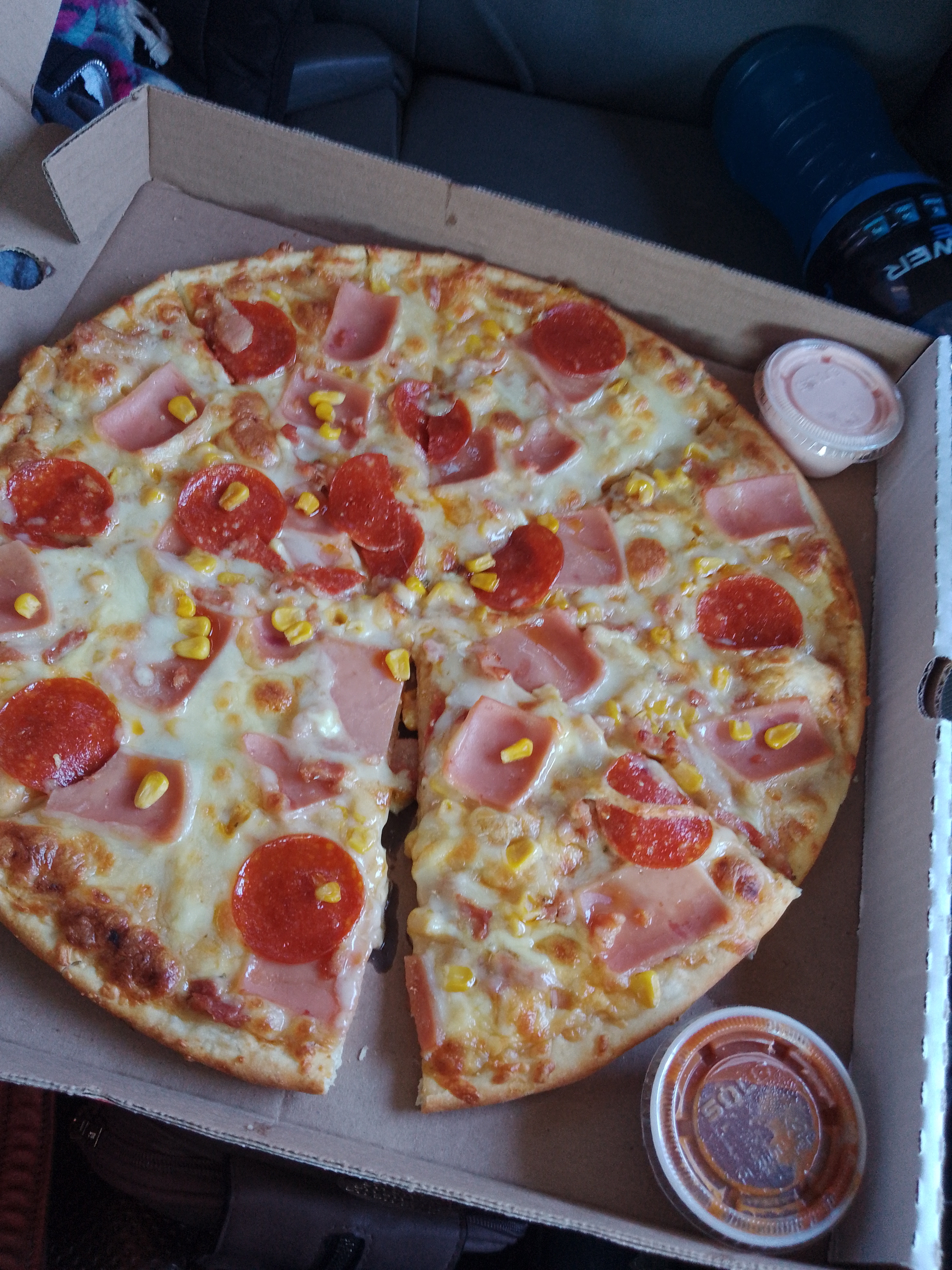 NELLS EXPRESS. PIZZAS & MÁS image 10