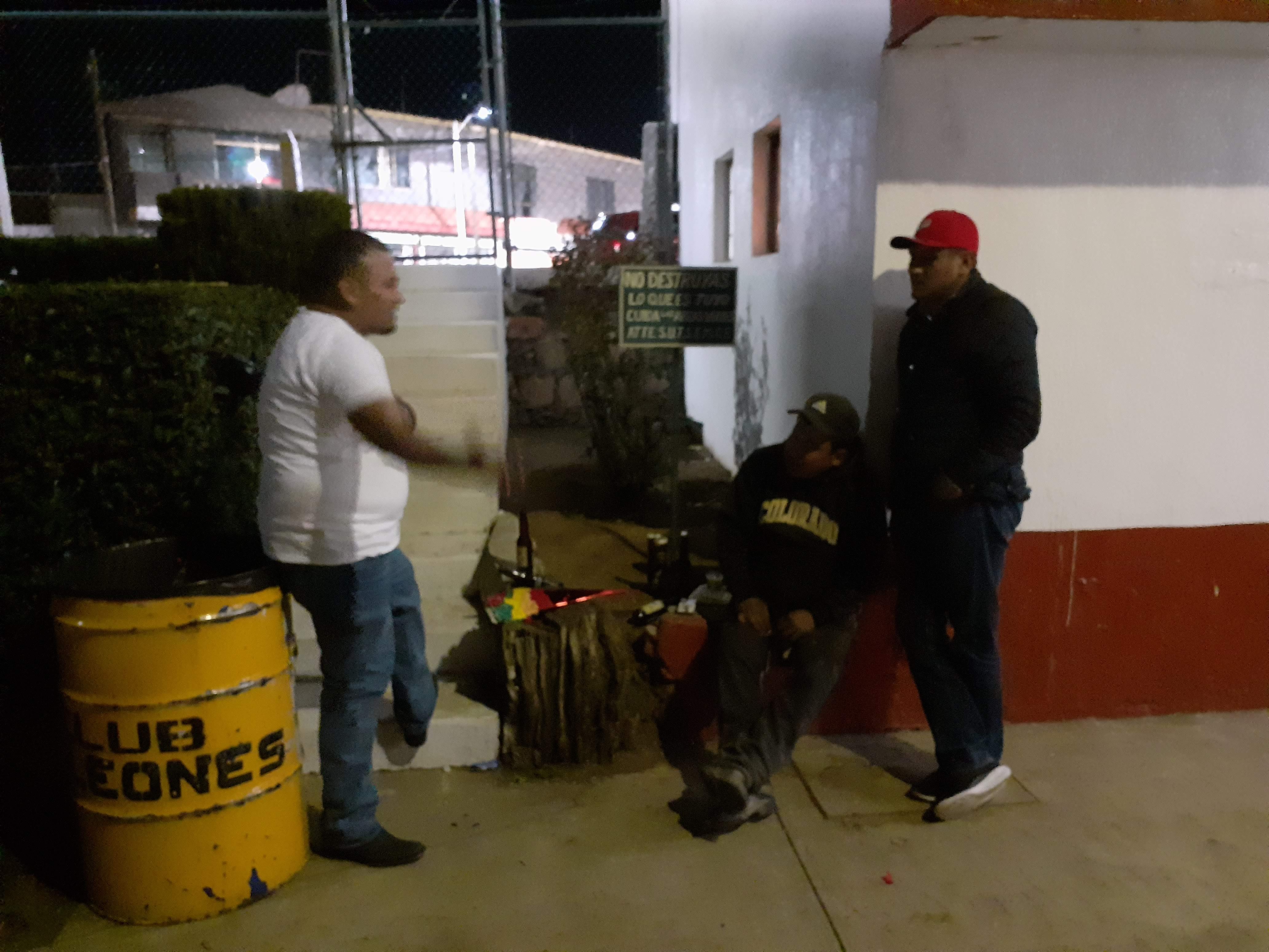 Alitas And Beer image 8