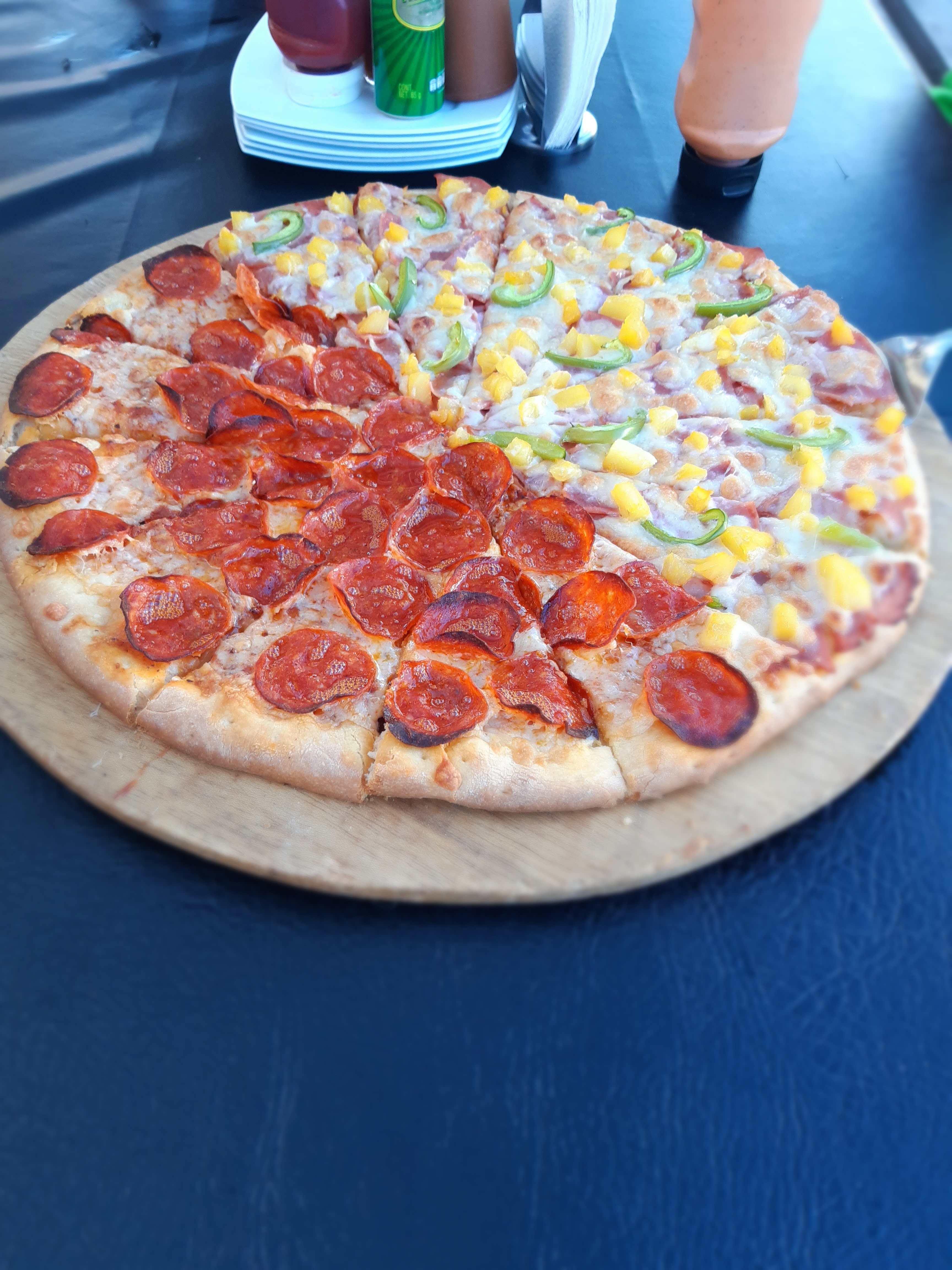 Lobby Bar Pizzas image 1