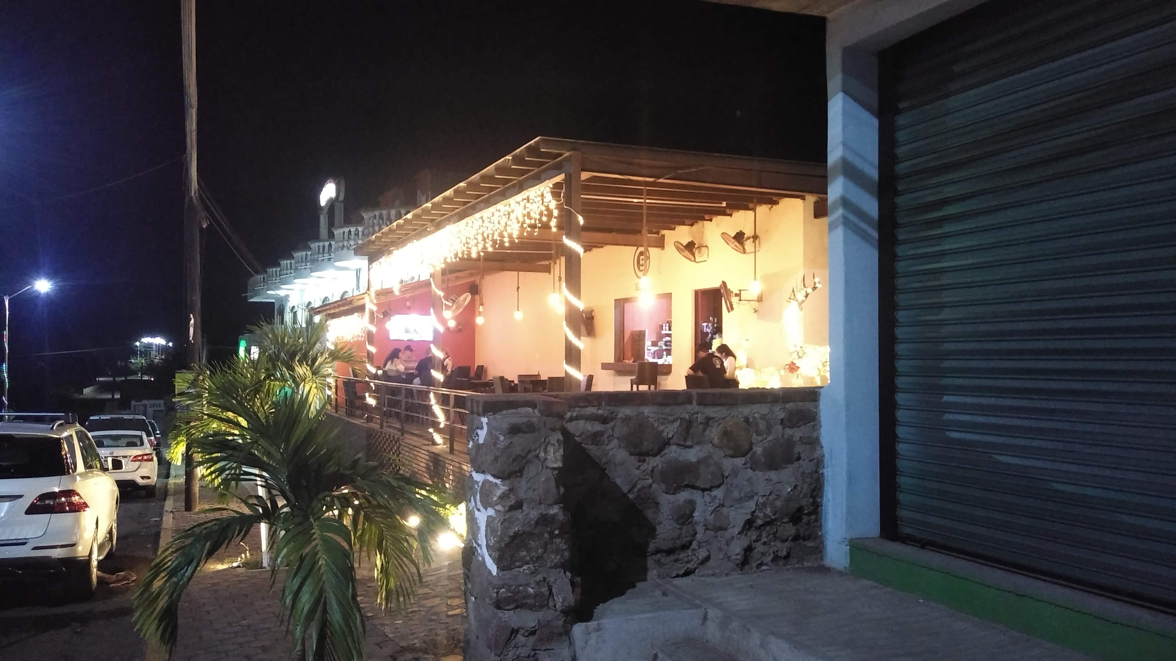 Lobby Bar Pizzas image 3