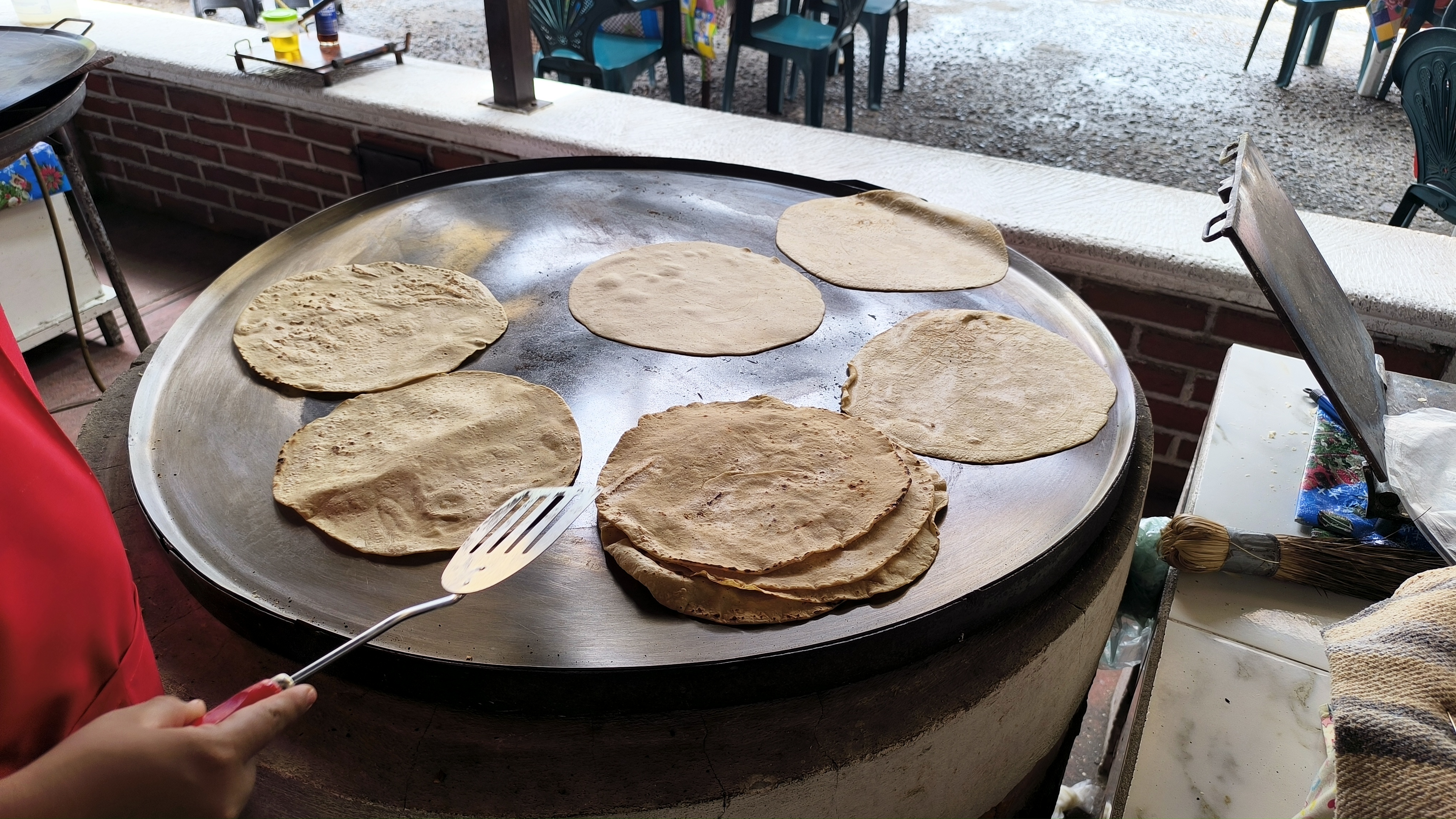 Fonda Flores image 3