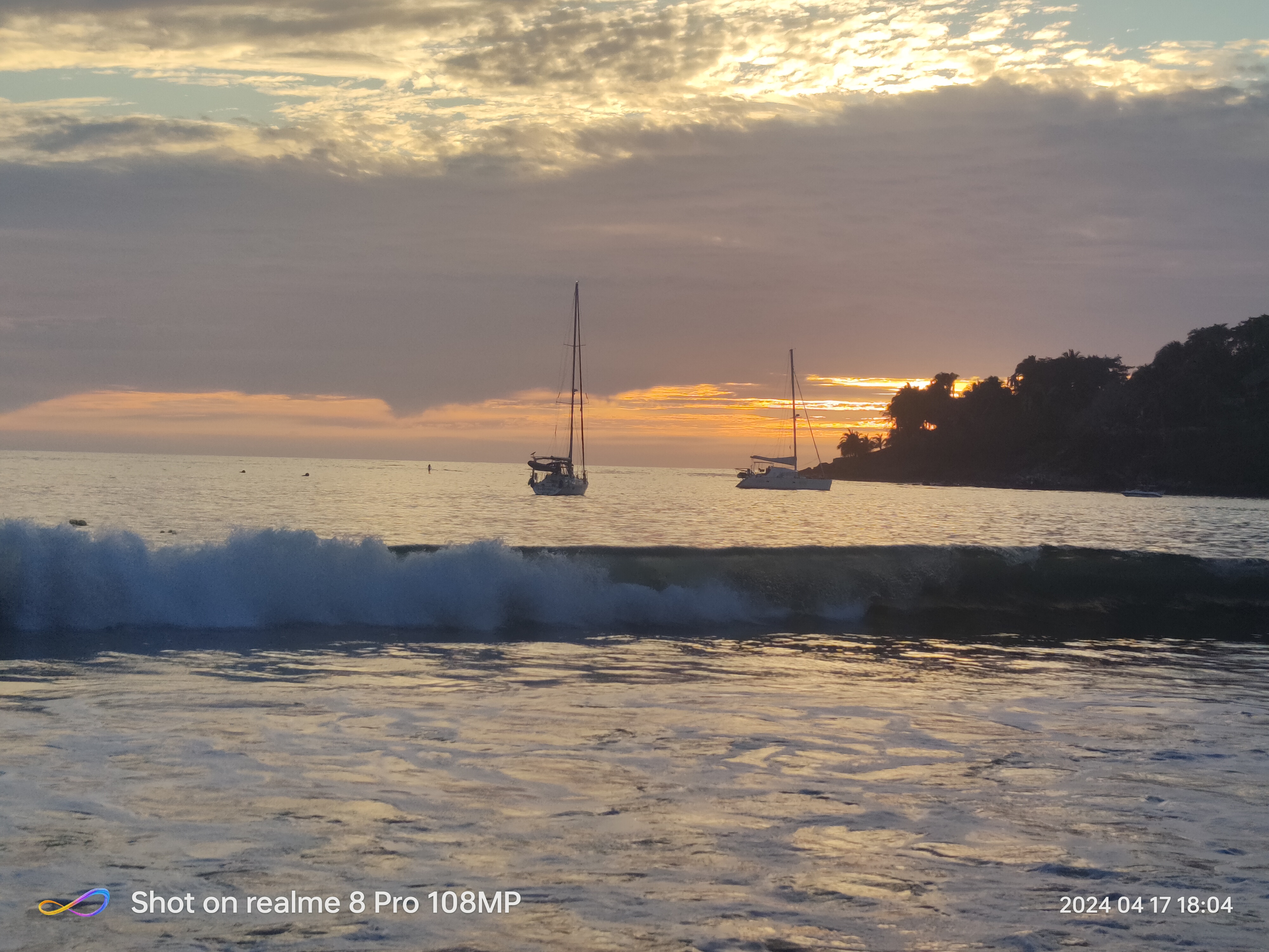 Chico's Restaurant - Bar image 3