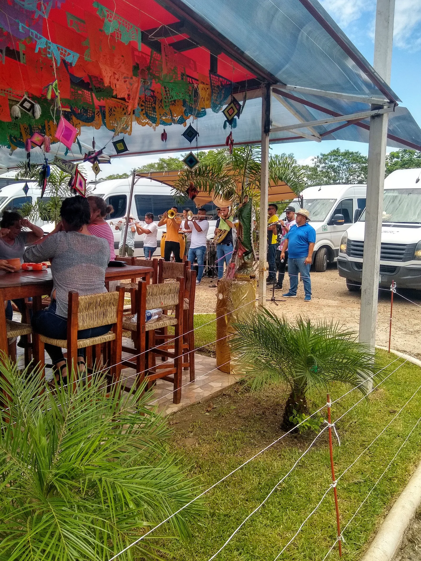 Victor's Beach Bar ( La Castilla ) image 1