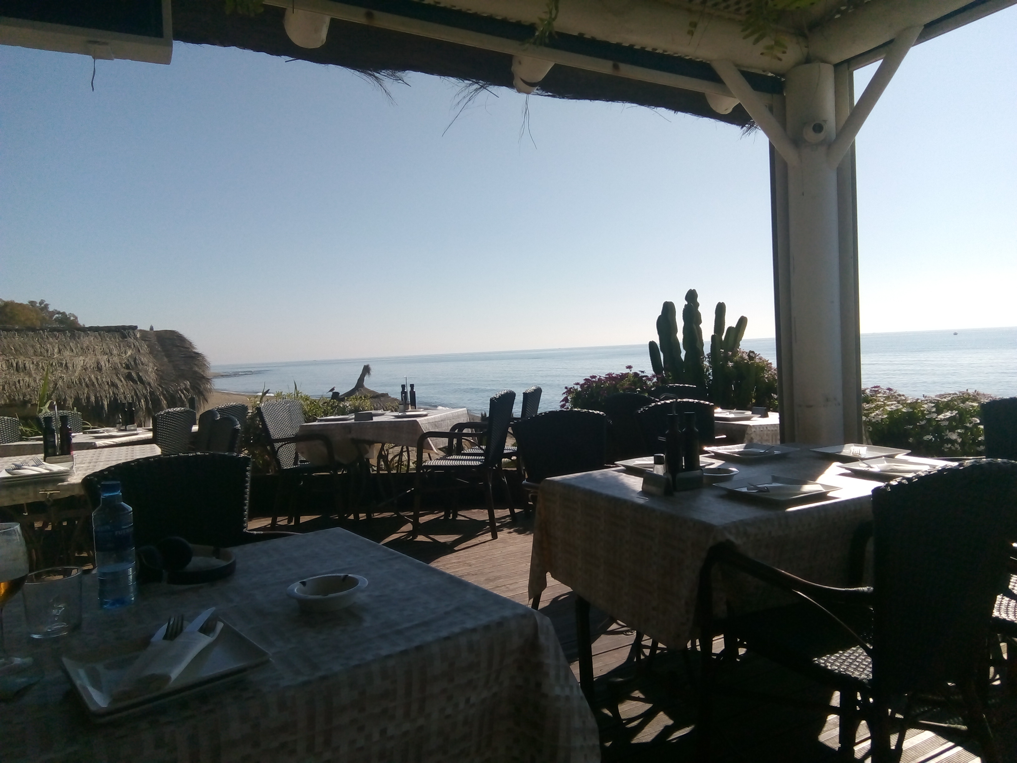 Victor's Beach Bar ( La Castilla ) image 3