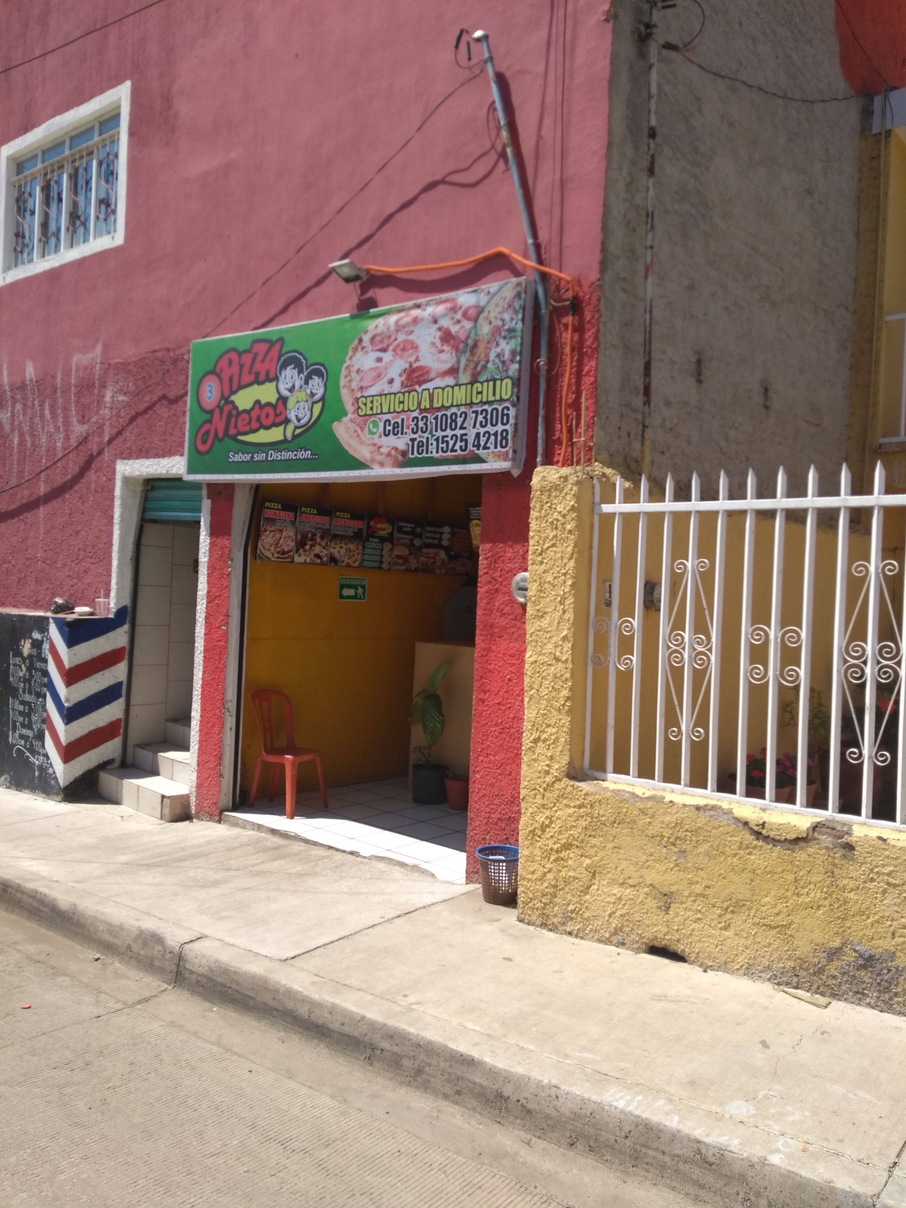 Pizzeria 3 Nietos image 2