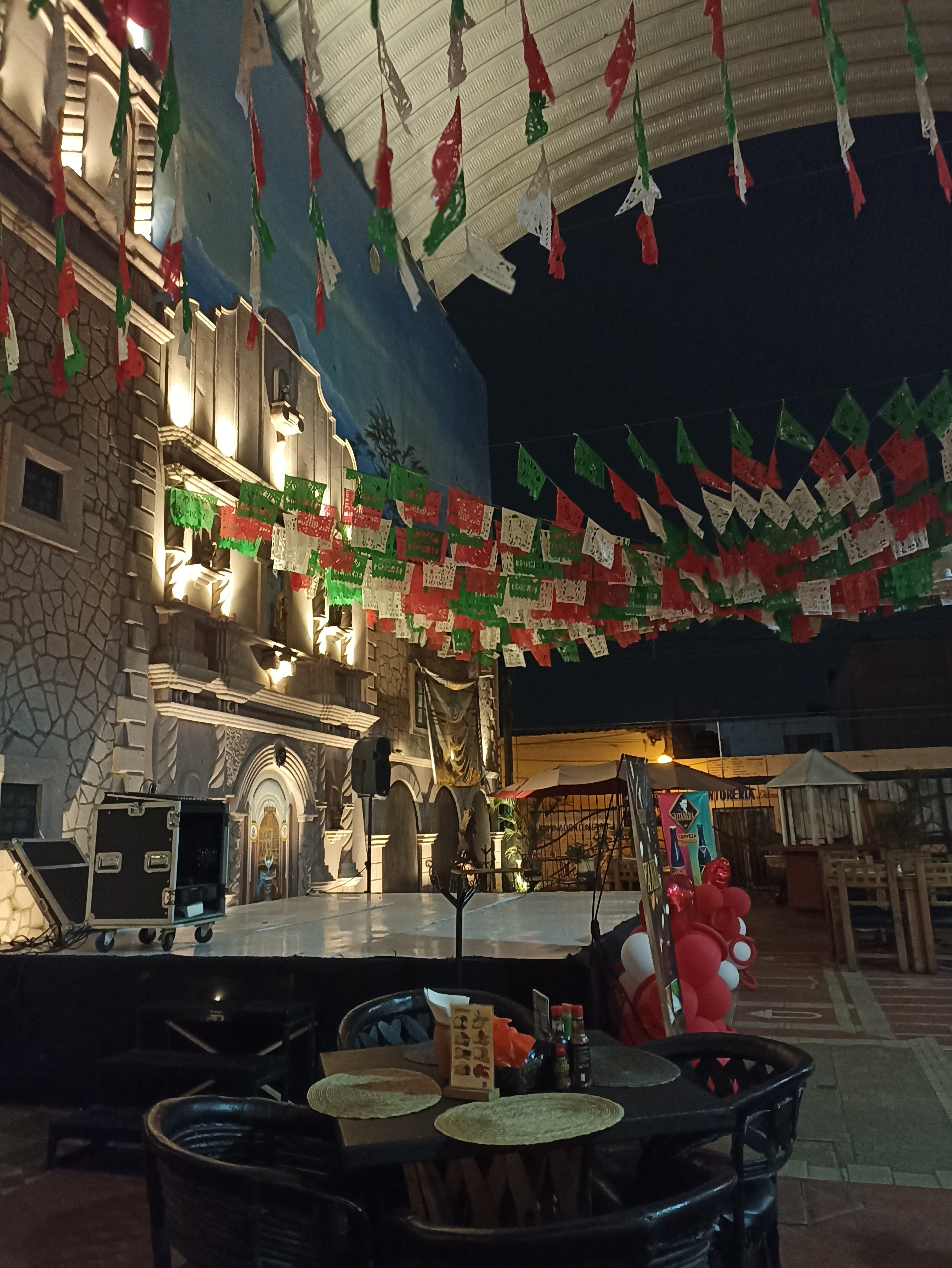 Mariscos Bloom - Seafood Restaurant Bar image 10