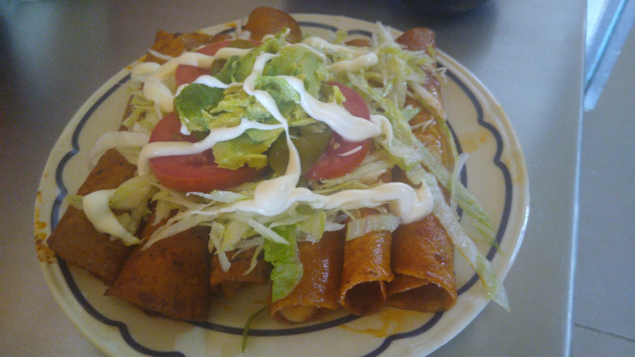 Loncheria navarros image 1