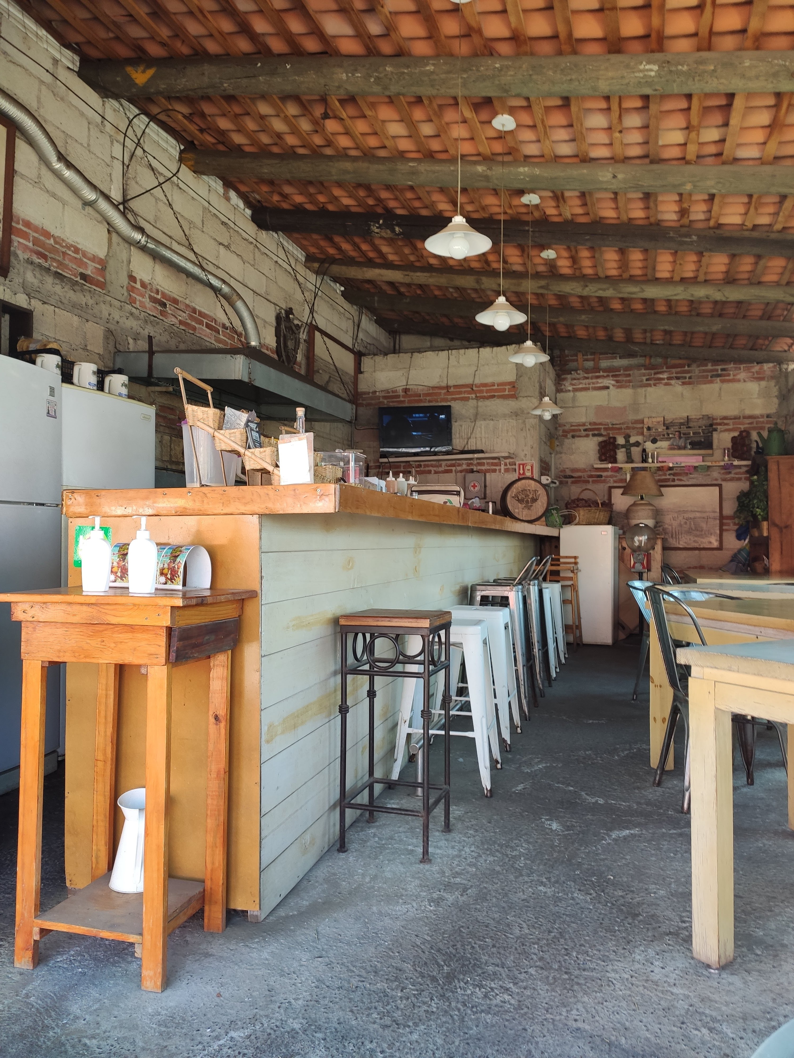 La Barra Tapatia Restaurante - Cocina de Jalisco image 3