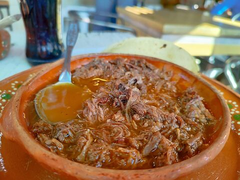 La Barra Tapatia Restaurante - Cocina de Jalisco image 4