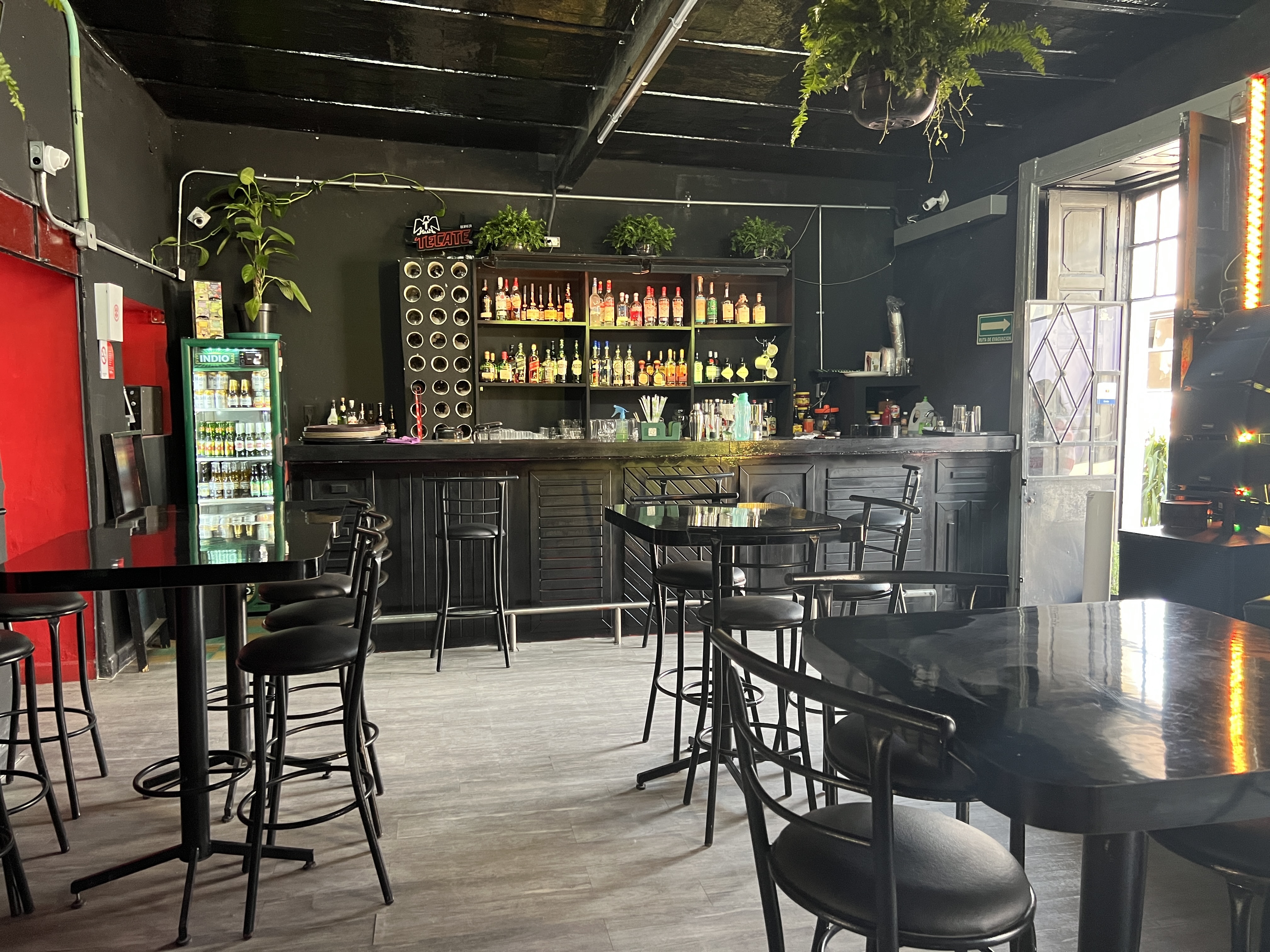 Amore Restaurant Karaoke image 4