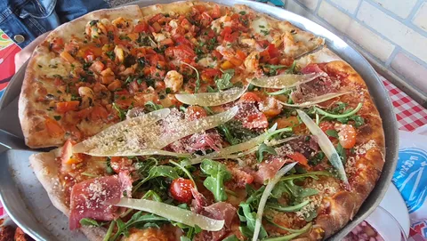 La Bella Pizza Cholula image 3