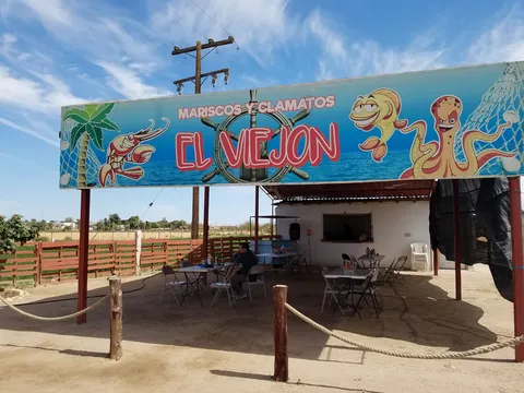 El Viejon Mariscos y Clamatos image 1