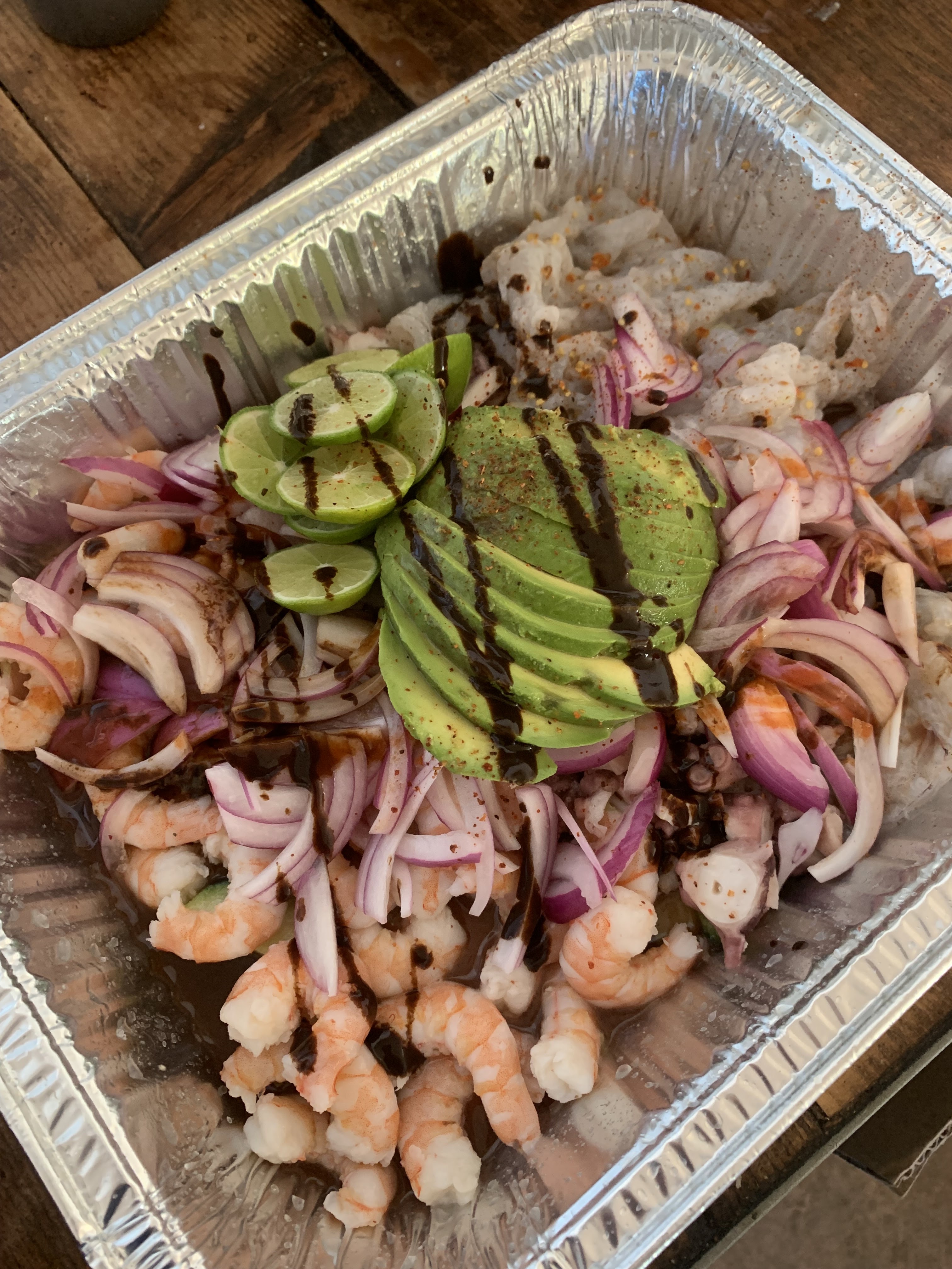 El Viejon Mariscos y Clamatos image 8